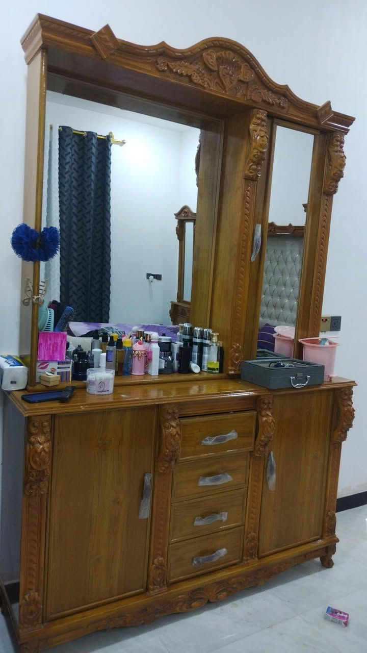 يالله إسلام وعليكم غرفه صاج ثقيل للبيع مستعمله أخت الجديده مشتريها ب3500 مليون ونص مستعجل على بيعتها رايدتها ب مليون ونص 1500 وبيها مجال بسيط مكاني بغداد الدوره هوررجب للاستفسار أكثر خاص او اتصال على الرقم ***********
