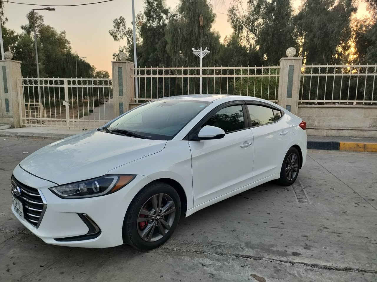 السلام عليكم 
النترا للبيع 
2017 امريكي 
بصمه 
مثبت سرعة
مكينة حجم 20
مكينة و كير شرط
كير ايتي المرغوب 
ماشيه 118
شرط التحويل 
الاتصال أو الإستفسار
كورك ***********
آسيا ***********
