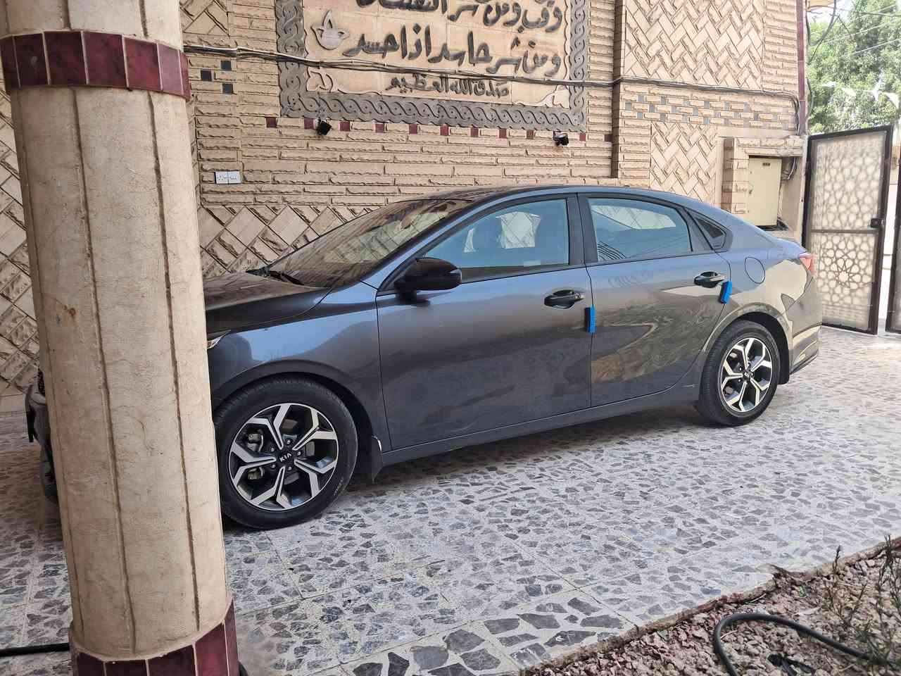 فورتي ٢٠١٩ بيه قطعتين ضرر خلفي سياره حلوه جاهزه كير AT رقم ديالى تحويل مباشر سعر السياره ١١٨ بي مجال مكان السياره بعقوبه هاتف ***********
