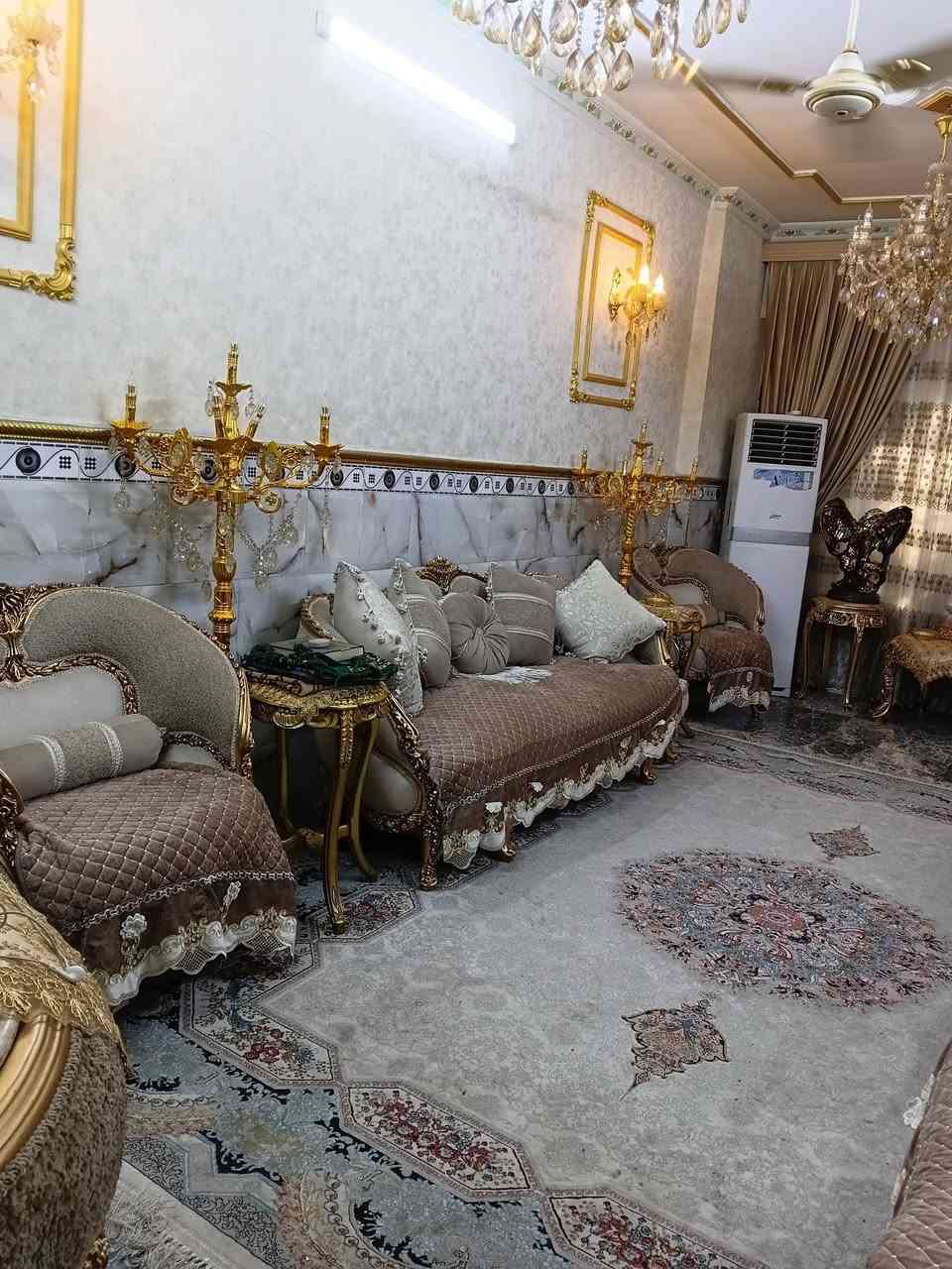 السلام عليكم عقار للبيع مساحه ١٢٥ متر واجه ٦ ونص نزال ٢٠ يحتوي عل استقبال مطبخ حولي عدد ٢ وعدد الغرف ٣   العنوان الامين الثانيه خلف مدرسه الفارس العربي للتواصل متواجد واتس اب  ***********
