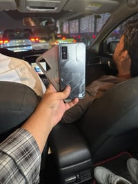 جي تي 30 برو • بدون ملحقات • زعفرانية