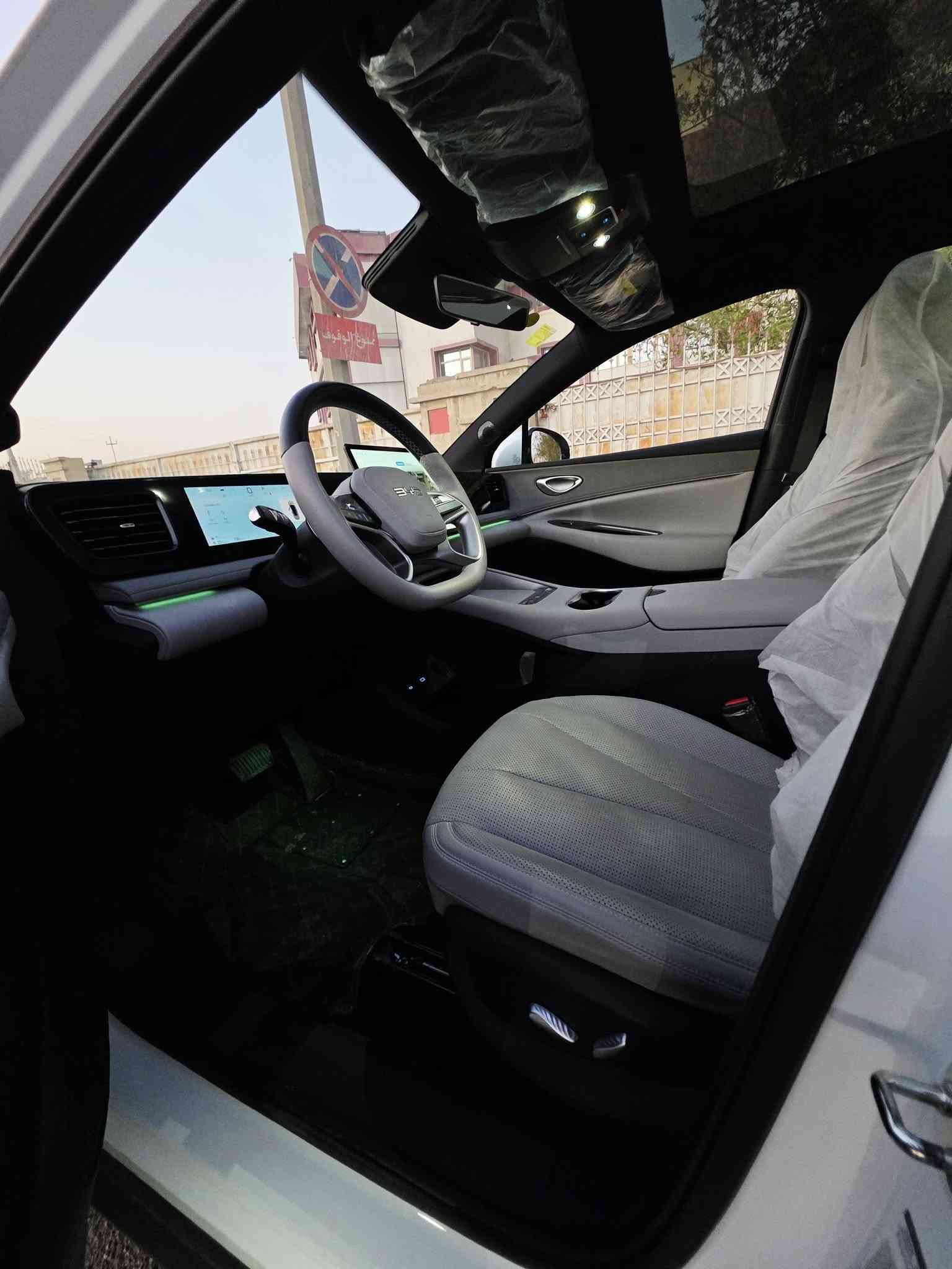 سيلايون 06 موديل 2025  فول اعلى فئة
مكفولة كفالة عامة ✅️
فقط بيع✅️
رقم بغداد✅️
بانوراما✅️
شحن مدى يصل الى 160km  واكثر هم
كراسي كهرباء
انارة محيطية متغيرة
شاحن وايرلس 
13 كامرة
اوتو بارك
5 راكب 
صندوق كهرباء
السيارة ماشية 6.000km 
عنوان السيارة  بغداد حي الحسين 
سعر السيارة :  42.250 وبي مجال شي بسيط✅️✅️
رقم الهاتف : ***********
