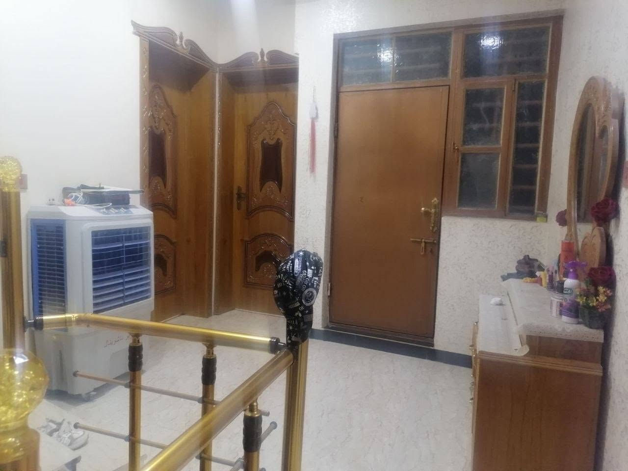 بيت للبيع في المعملجي مساحه 108متر مربع طابقين بصف الركن الشارع الرئيسي 8 والشارع الفرعي الي بي البيت 6

بناء درجه اولى طابقين مربع 10*10 وثلاث غرف وسطح تكدر تسوي غرفه

بيت بناء درجه اولى طابوق جمهوري

نوع العقار طابو زراعي بستنه سند 25

عنوانه مقابيل الصناعه قرب جامعه الصفوه فرع نجاره القريشي بنصف الفرع بدايه الفرع علا الحر ونهايه الفرع علا الروضتين
للاستفساء *********** بي واتساب
