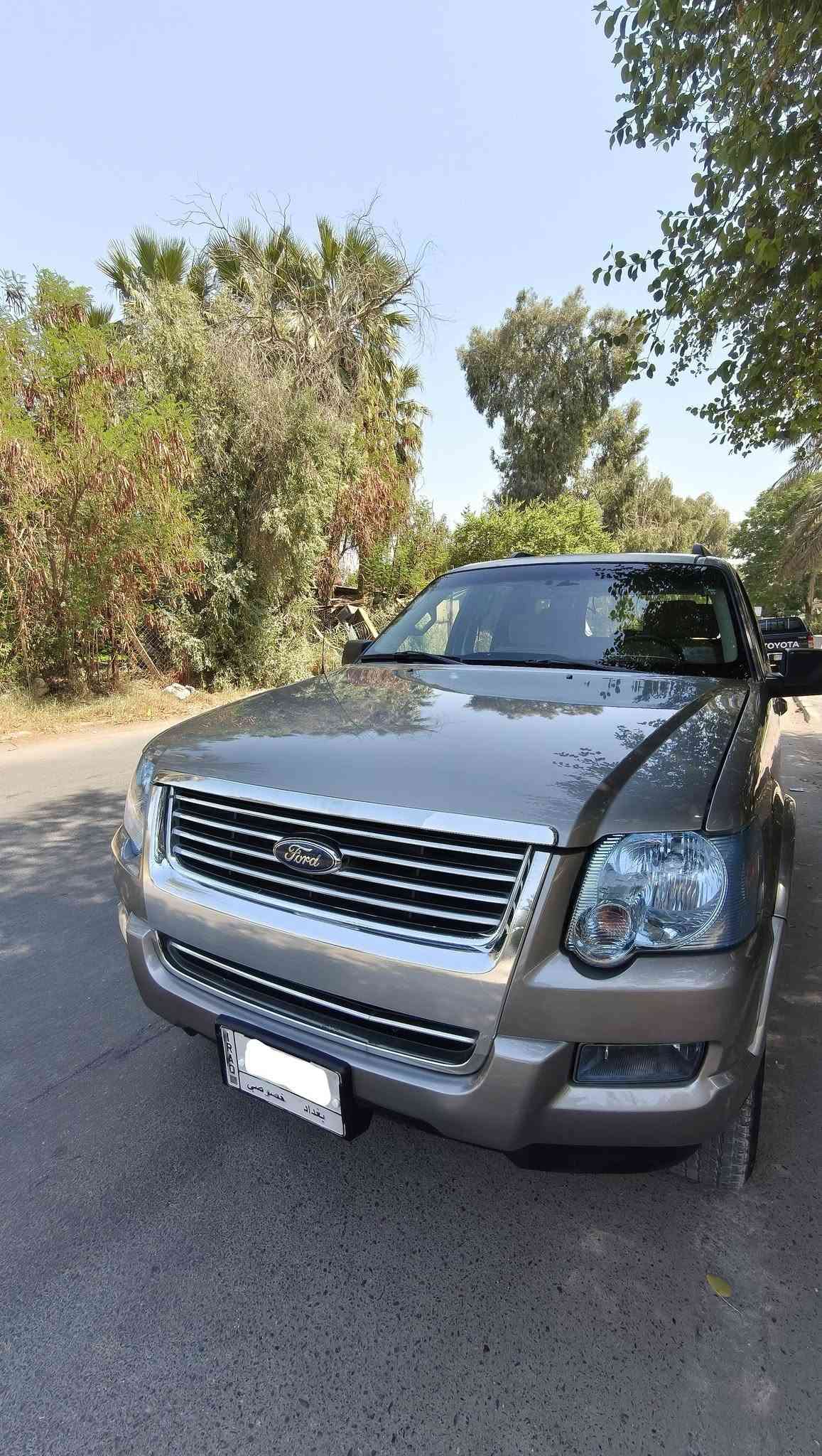 سلام وعليكم فورد اكسبلور موديل  2008 سيارة كلش نضيفة وجاهزة من كلشي مكينة وكير جدد حدادية خير من الله مكينة 4000  تبريد ثلج بيهة صبغ بنيد ودعاميات بدون كل ضربة دواخل جدد غرفتهة كلش نضيفة رقم بغداد مكان بغداد سعر 85 وبيهة مجال رقم***********
