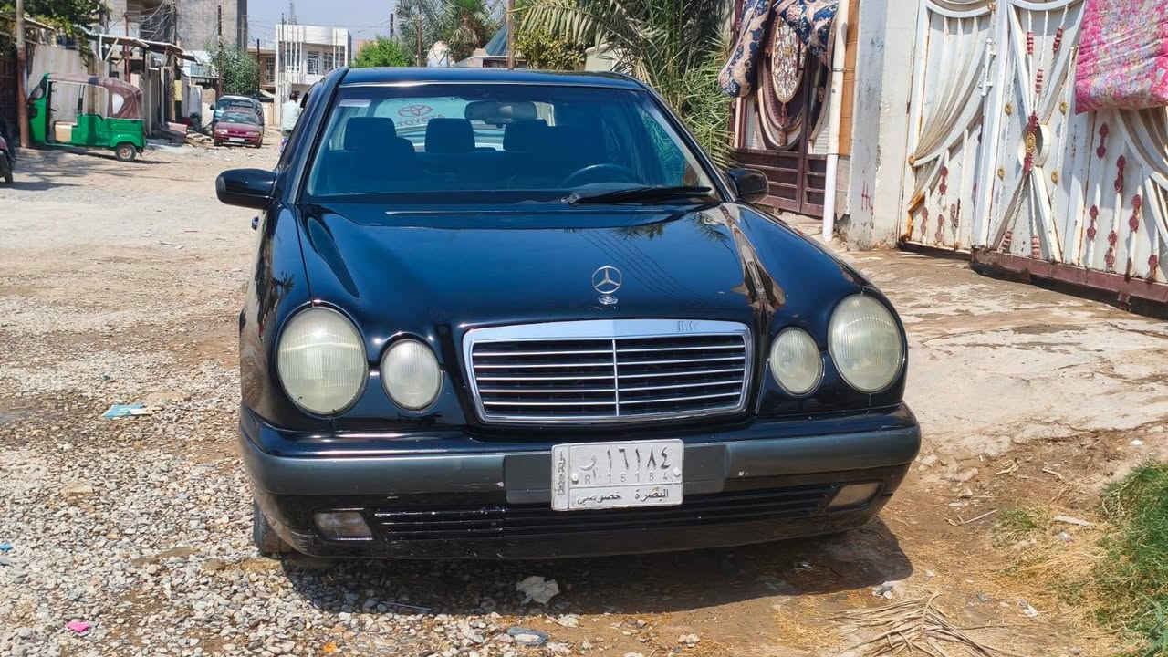 للبيع مارسدس ام عيون موديل2000 مكينه V مرغوبه تبريد مكينه جاهزه رقم سنويه السعر ٥٠ $ بيها مجال مكان ديالئ رقم الهاتف ***********

