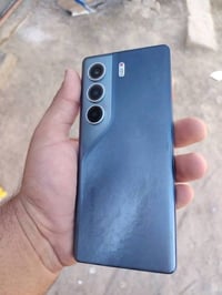 كامون 40 برو 5G • ٢٥٦/١٢ • بطارية ٩٨٪