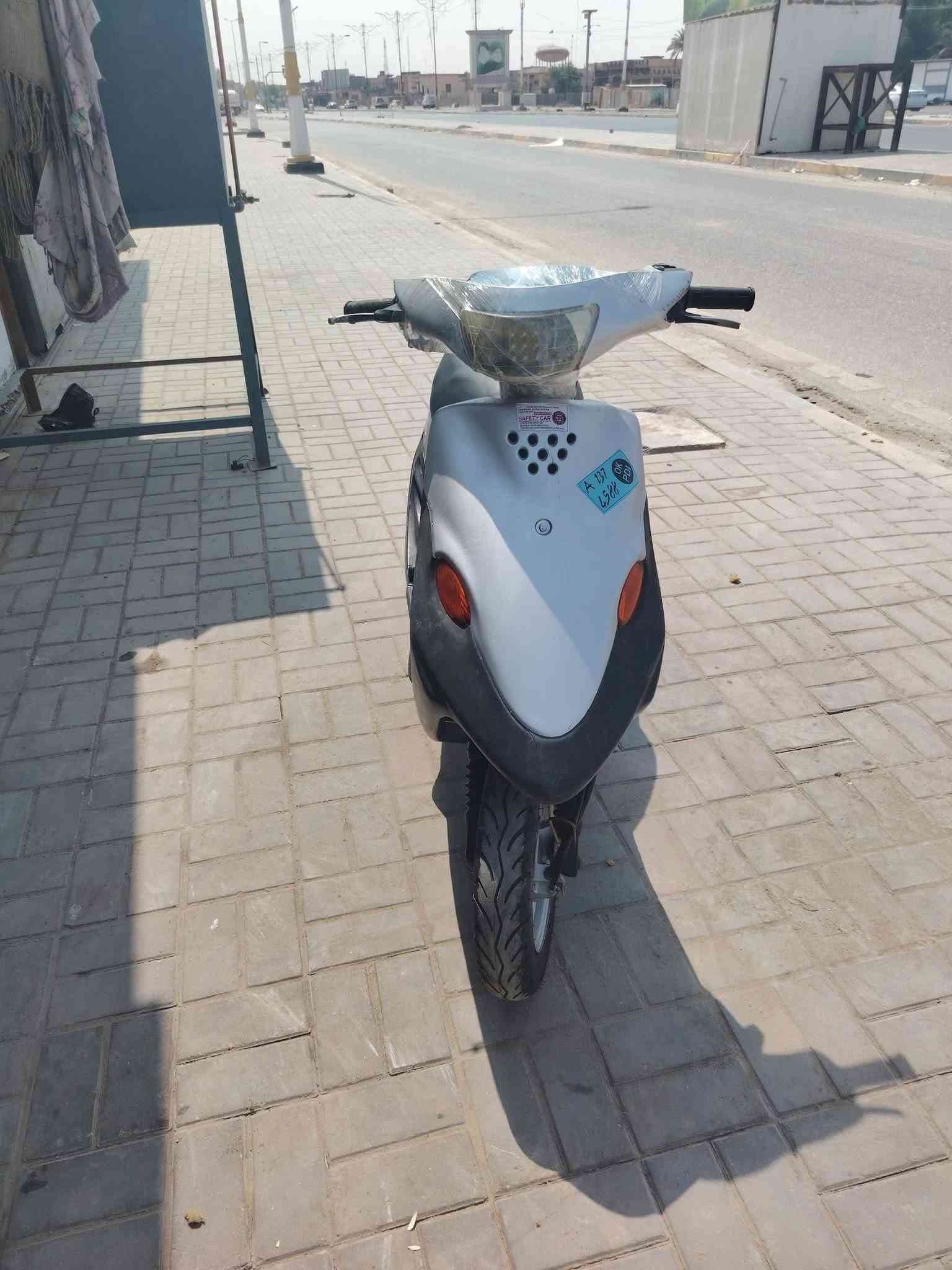 دراجه بيجي للبيع السعر ٣٠٠ وبيهه مجال الشراي يتصل عل الرقم *********** كرهبايات شغاله مكينه ناعمه دراجه احله من الصوره
