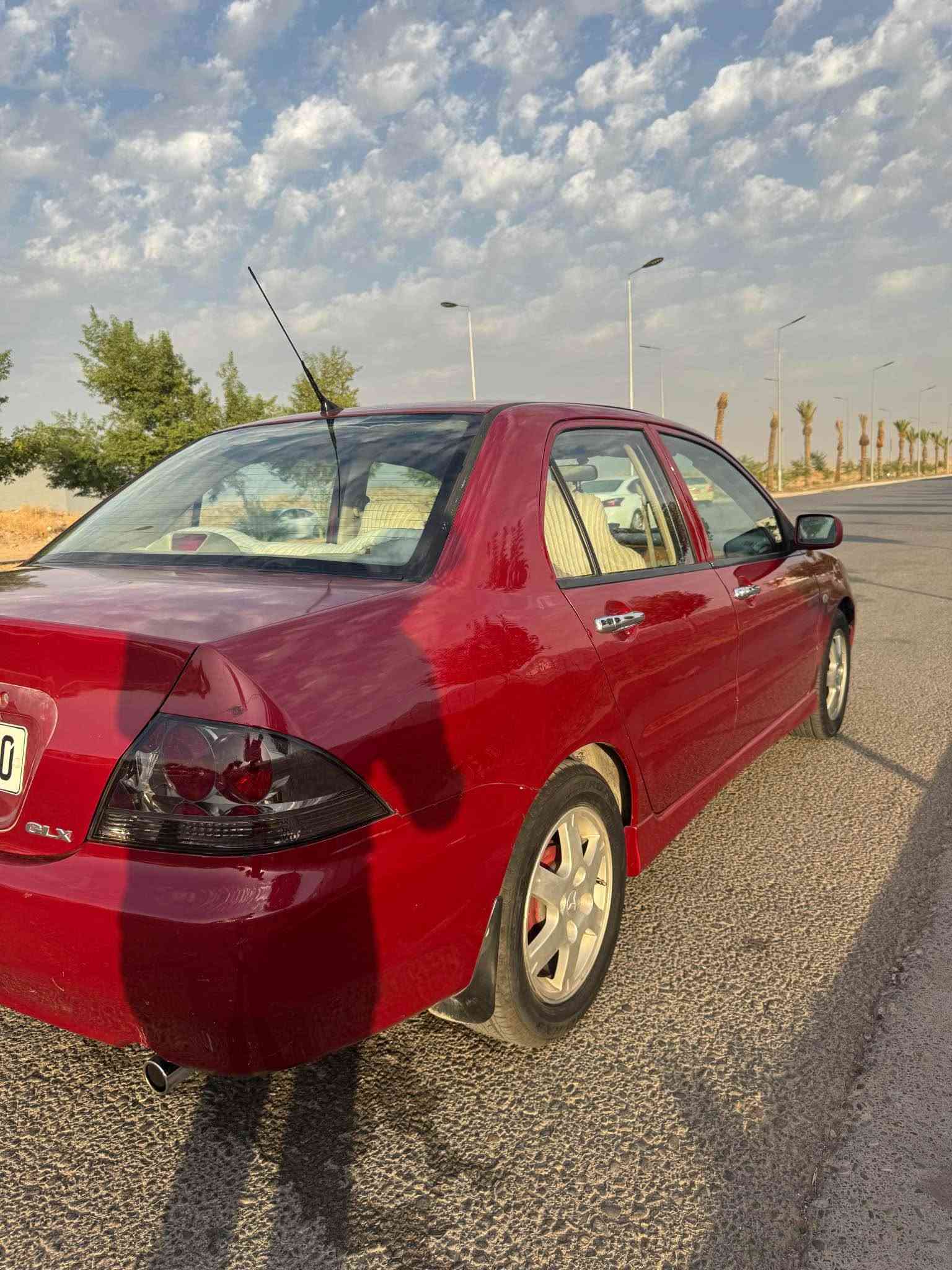 لانسەر ٢٠٠٨ مەکینە گەورە ناو زەرد 
سەنەویی تا ٢٠٣١ نوێیە تحویل خرامە بەشەرت 
فول مواسەفات ٥ ویل کەپ دەسک نیکل تۆماتیک تبرید لەسەر سویچ و سویج کۆنترۆل 
دوو پارجەی بۆیاخە بێ ناوو 
١٠ رۆژە جوار تایەی لۆکم بۆ بەستوە 
جرکەو ١٠٠ دۆلار بشکینە 
یەک دینار مەسرەفی نییە 
لایتی زینۆنی بۆ بەستراوە 
هەموو گیانی لەسەر شەریکە ماوەتەوە 
دەحامی بۆ دەحامی بەشەرت 
هەزەیی تا ٢٠٢٧ نوێیە 
هی مالی خۆمە سەیارەکە گەر مشتەری نیت تکایە تیل مەکە 
شوێن : هەولێر 
*********** رانية, السليمانية
