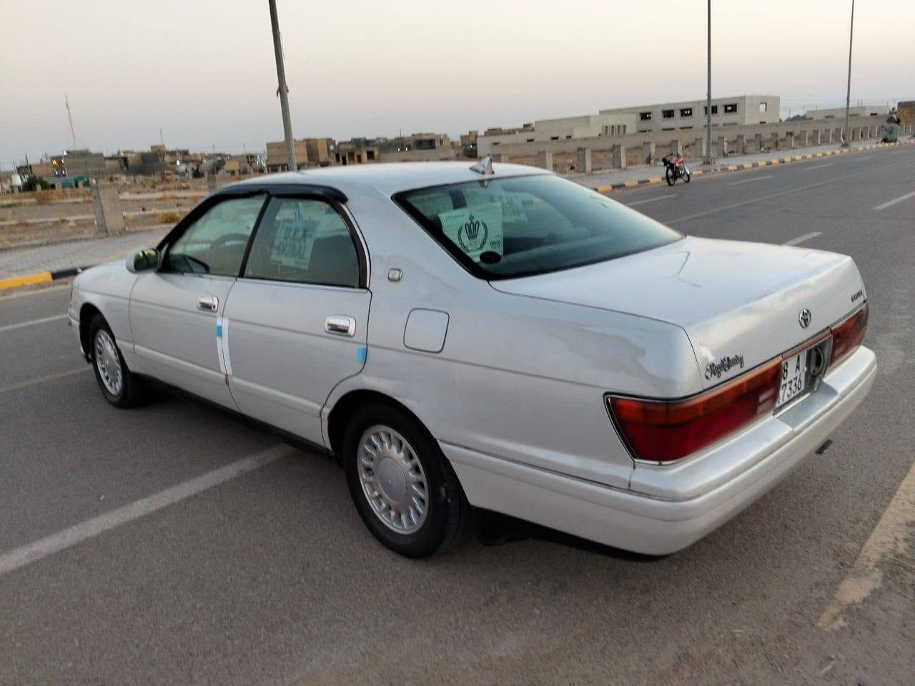 السلام عليكم كراون بطه موديل 1993 رقم بابل دولي بأسمي تحويل مباشر سنوية لغاية 2031 سياره مكفوله من الصبغ العام والحزام بيها رشات فقط كفاله من كص والنقل محرك بطه 2500 محرك وكير مكفولات تخم تاير جديد حداديه امامي وخلفي جديد كهربائيات كلها شغاله ويل مجلي جام اخضر سيارة بلاديه وجاهزه السعر 57وبيها مجال بسيط للأستفسار اكثر (***********) مكاني واسط
