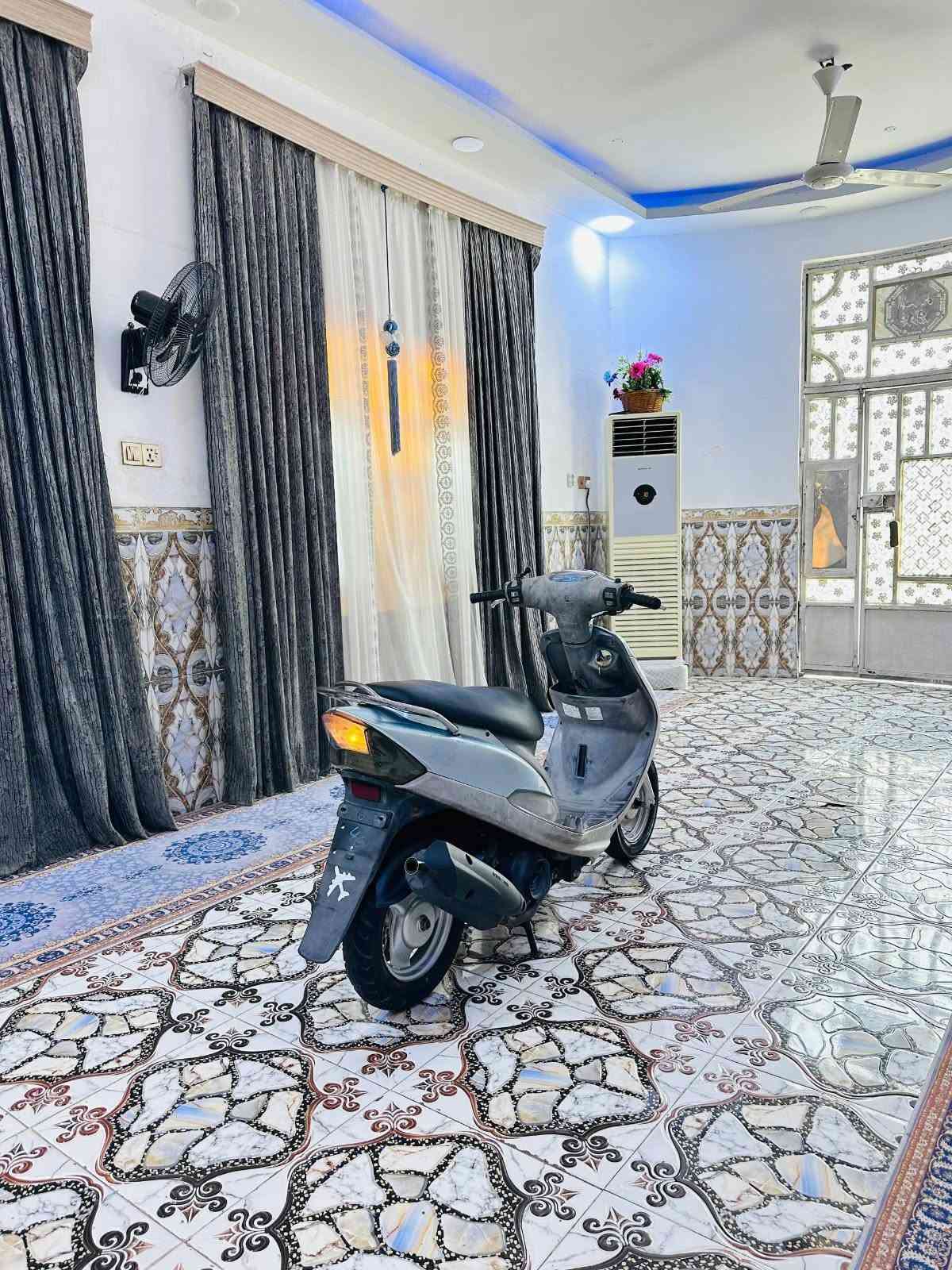 السلام عليكم للبيع ماكس ياباني حاويه ختم واحد بلاد 49 ما مفتوحه دراجه جديده وجاهزه سلف هندر كهربائيات كلشي شغال بيه دراجه مال جناي ما تخسر عليه شيء السعر 725 وبيه مجال رقم الهاتف*********** مكان بصره القرنة, البصرة
