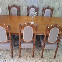 ميز طعام ملكي  ٨ كراسي خشب صاج عراقي بورمي نظيف جدا نقش يدوي الاتصال ٠...