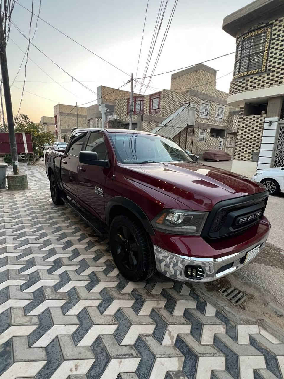 ‏السلام عليكم
سياره دوج رام موديل. ٢٠١٩
الون ماروني كرزي
وارد امريكي الحادث جاملغ وباب الجهه اليسرى مصبوغ بدون شواصي 
المحرك 6 سلندر
مواصفات نصف فول 
للاستفسار الاتصال على الرقم.  *********** /***********
النجف الكوفه السعر 175$
