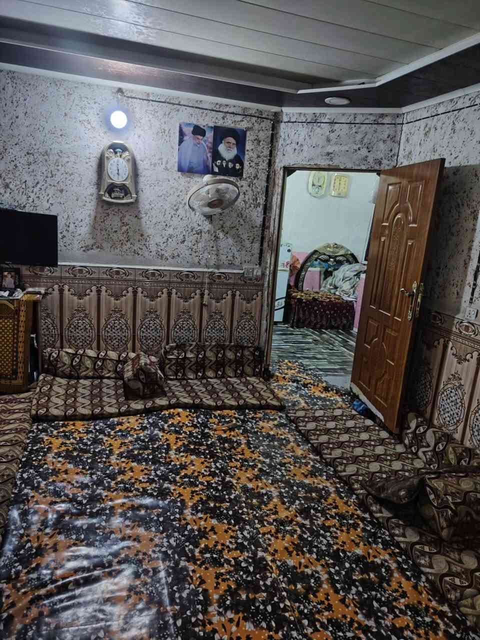 بيت 105 م شارع الامام الحجه عبر شارع النص غرفتين وصاله ومطبخ واستقبال بيت مربع    20 مع
‏‪***********‬‏

‏‪***********‬‏
بيت 105 م شارع الامام الحجه عبر شارع النص غرفتين وصاله ومطبخ واستقبال بيت مربع    20 مع
