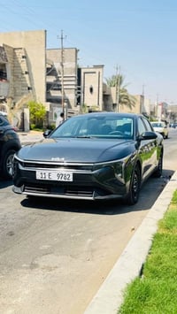 Kia.    K4  رصاصي غامق  2025  محرك 2000 دوش  38 mil  بصمة ، كاربلي  شا...