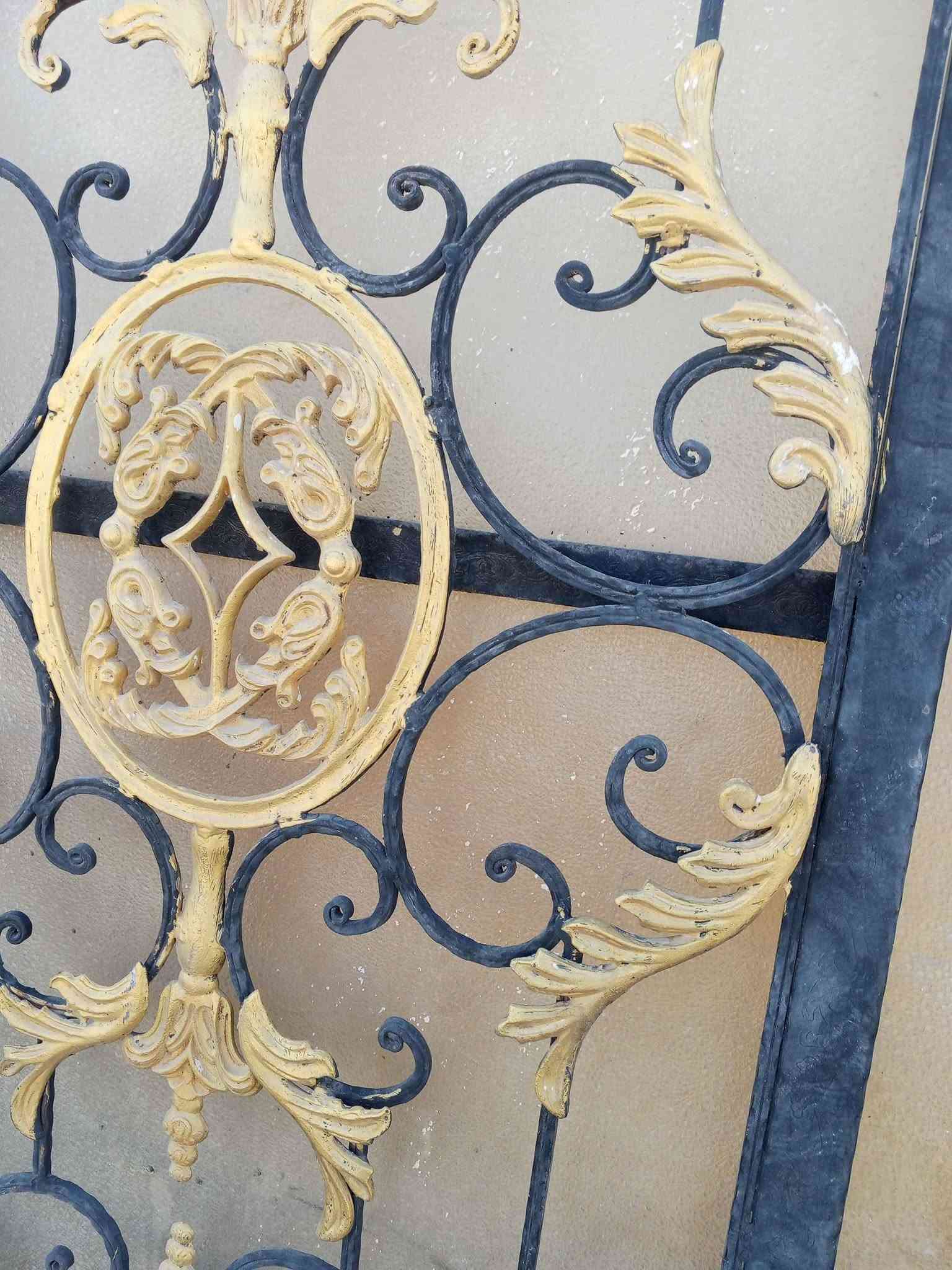 باب حديد خارجي اخو الجديد  للاستفسار *********** الحيانيه البصرة, العراق
