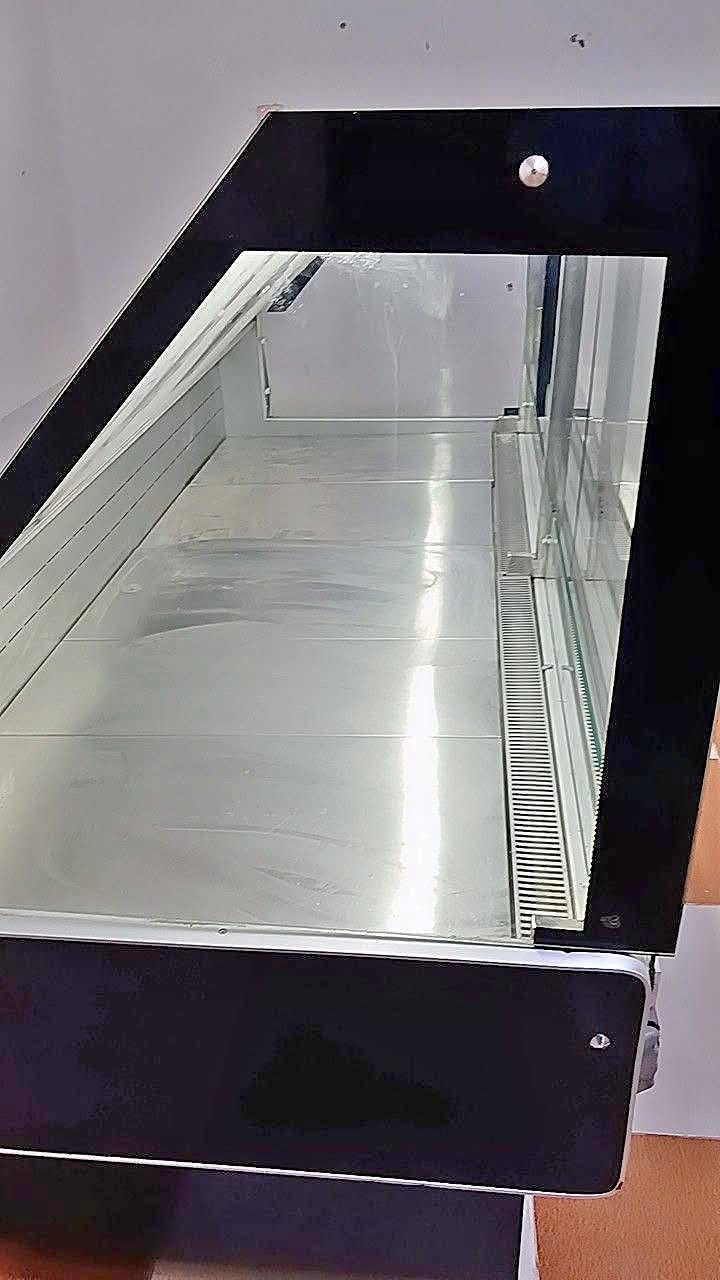 عارضه لحم 🍖 فرش او طرشي او مقبلات اجبان طول ٢م عرض متر تركي الاصلي يكور الزان ***********
