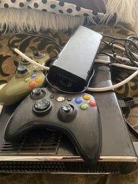 اكس بوكس360 بلي شغال ويدات3ويا 2شغالات اصليه مهكرر وبي العاب خير من ال...