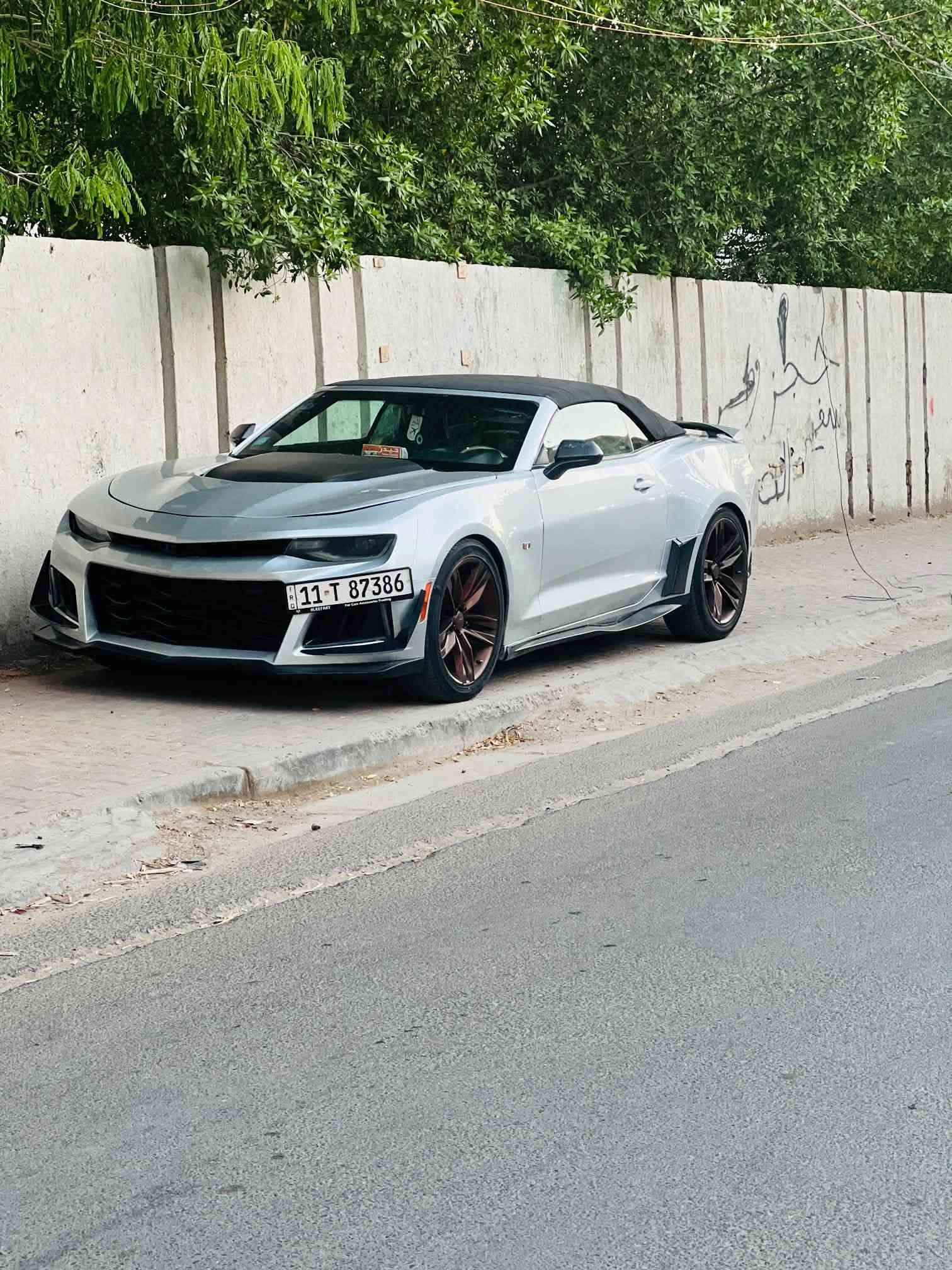 بيع جدآ مناسب 97 بيع مستعجل وبيهة مجال بسيط 
: يالله السلام عليكم شلونكمً شباب للبيع فقط كمارو 2017 كشف سيارهً لونً مميز السنويهً بسمي مشروع وطنيً تحويل ثاني يومً 
موصفاتً السيارهً معروفهً ميحتاجً اذكره 
كشفً شغال ميهً ب ميه وسيارهً محدثهً بلكامل ZL1 كلش ناصبه وحلوه   
بيهة لايت زنون اصلي وعين الشيطان ولدات حمر كلش حلوات 😈
 
تبريد شغال وثلج ماشالله 
بصمه ابواب.   بصمه سايد بريك 
السياره نضيفه ولا كلب مشتغل بل دشبول 
عليهة ويل اصلي كلش حلو وناصب السياره
حادث السياره جاملغ الخلفي عكس السائق ومعدل بارد بدون لا شواصي ولا دواخل ولا لغود فقط اليرباك عكس السائق طاك 

بيهة اربع قطع صبغ ابيع احزام علمود لا تعبك ولا تعبني 🤍.   
نقص السياره صدر شويه تعبان الامامي 
ورادله ادامه لين ماعندي مجال اسويهن 🤍.   مكان السياره بغداد الشعله
الرقم ***********. 
***********
