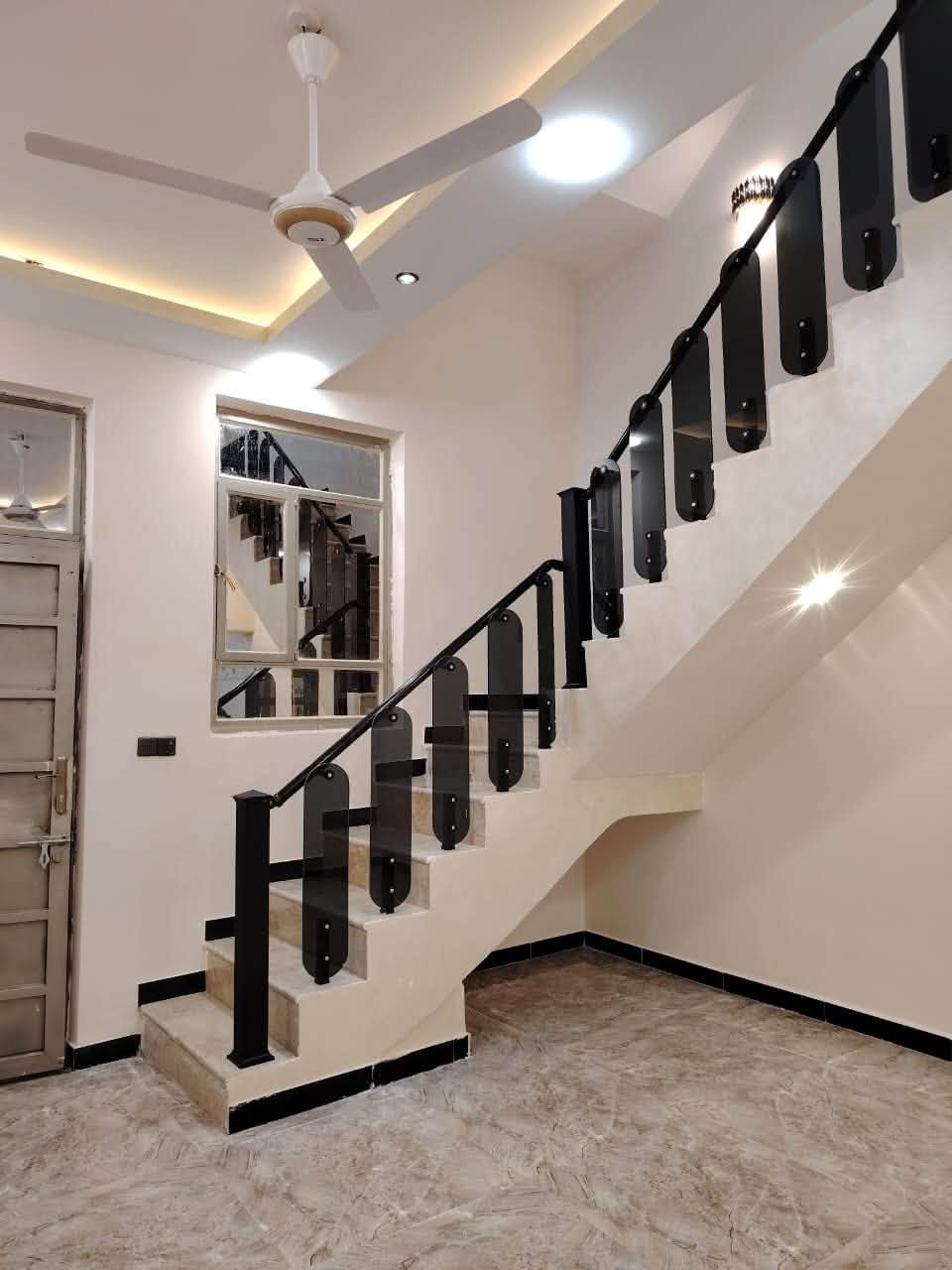 دار 🏠 للبيع   طابقين تشطيب جديد المساحه ١٠٠ م يحتوي ع 3️⃣غرف نوم ومطبخ وصاله وصحيات خارجيه وداخليه العنوان حي اور شارع السبيس 
*********** 📞
