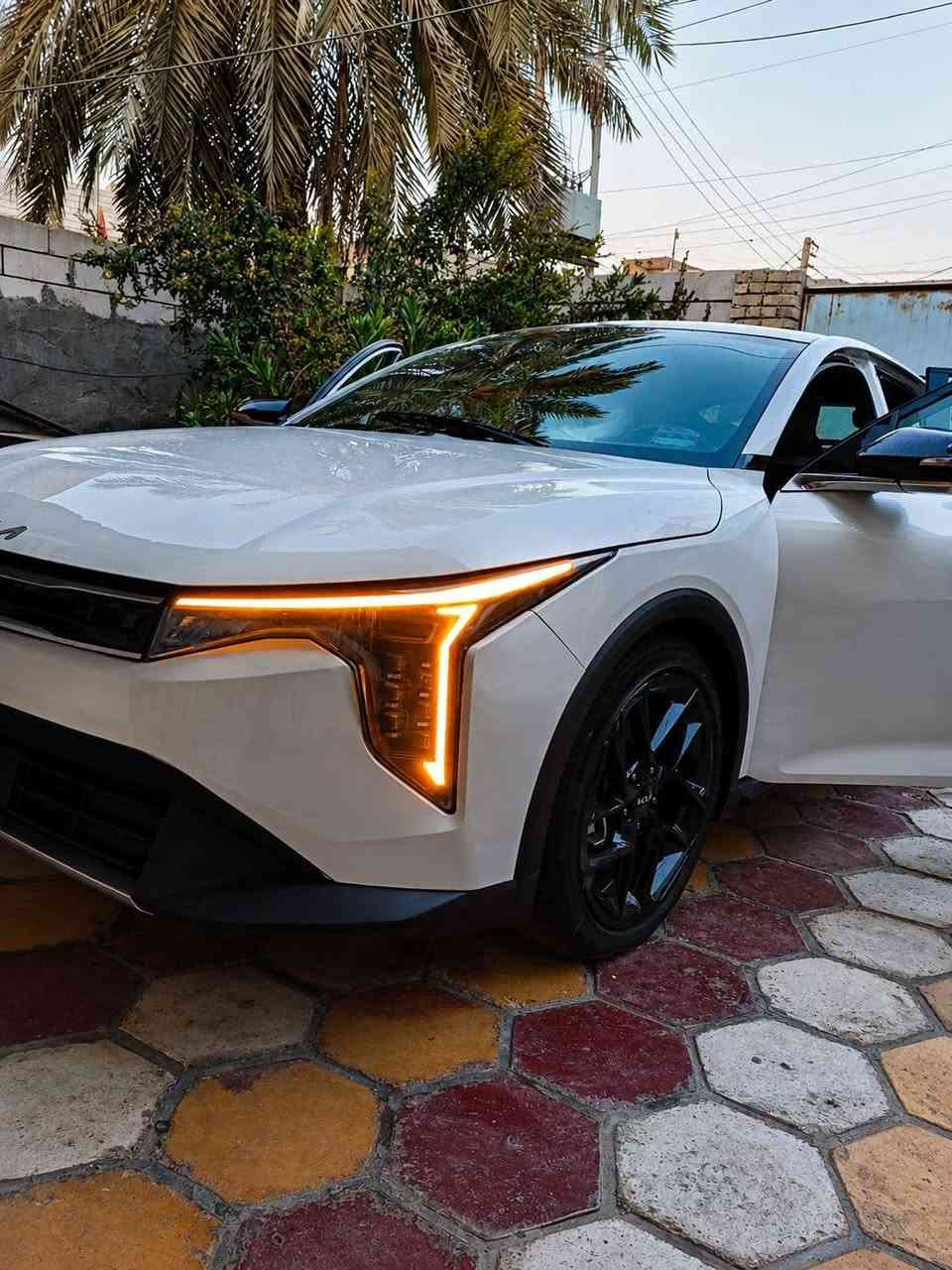 السلام عليكم
كي فور GT-Line 
فول مواصفات 
بصمه 
فتحه  وشفتات ستيرن 
كشنات جلد وتدفئه بالكشنات 
تبريد قطعتين وهواي مواصفات 
مابيه تبديل وبدون ايرباك 
مكان السياره ناصريه 
داخله بكتاب شهداء 
السعر 170 وبيه مجال 
للاستفسار ***********
