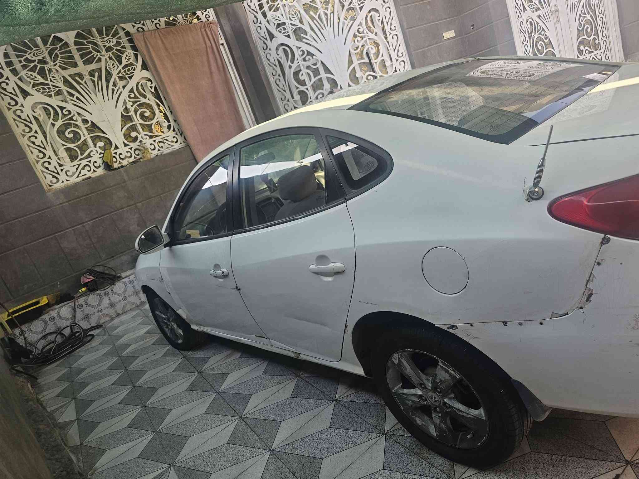 السلام عليكم للبيع انترا مكصوصه دوات ادوات مكينه وكير 2000 كير عادي حدادته جديده تخم تايرات جدد كهربائياته كله شغاله خوووان سياره طافيه تشتغل سلولي وتخربط دوسله بانزين ما تاخذه ابيع هم موجود كووم حديد سعر 20 وبيه مجال كلش قليل مكان سياره بصره قضاء الصادق ***********
