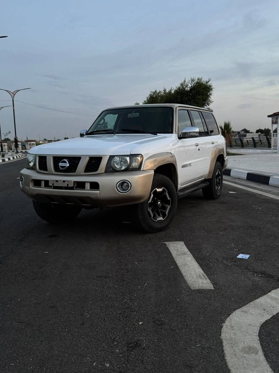 نيسان سفاري • بدون حادث • واصله للكمرك