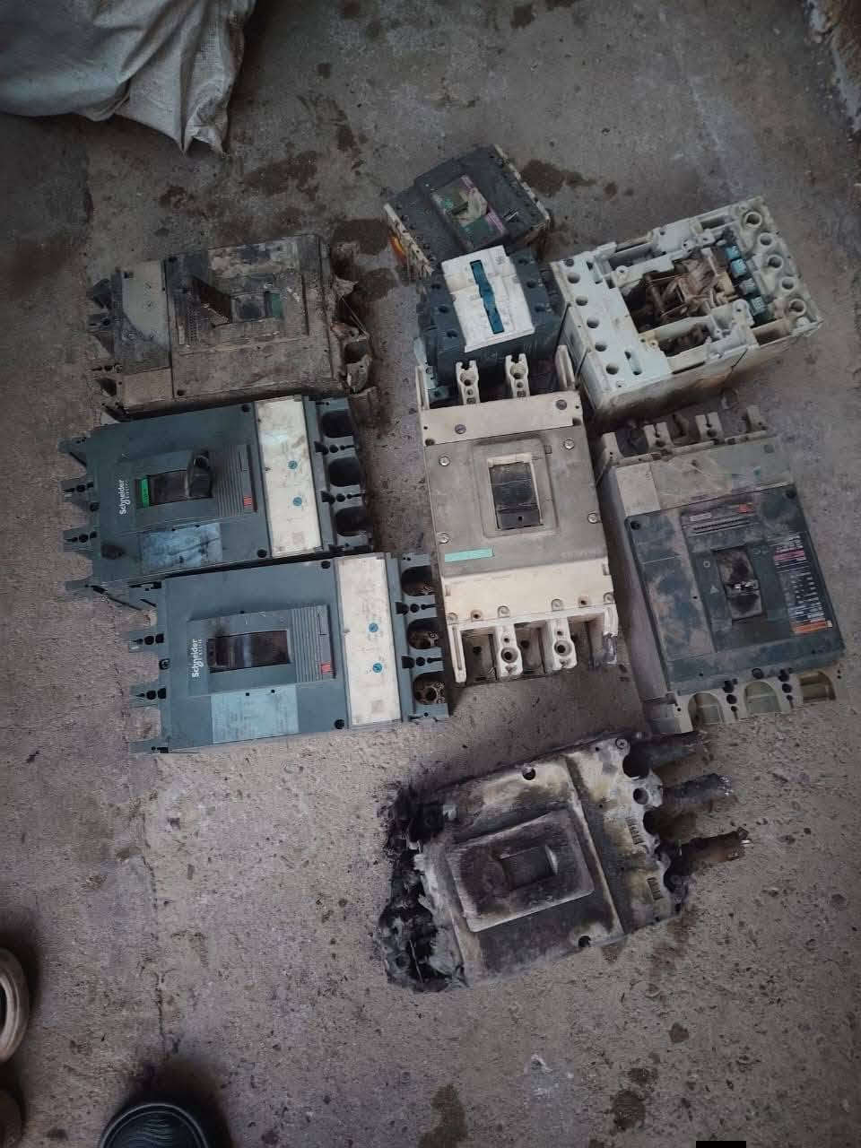 🚨🚨 عاجل | عاجل | عاجل 🚨🚨
نشتري جميع أنواع القواطع الكهربائية والكوندكترات ♻️⚡
حتى لو كانت عاطلة، تالفة أو مستعملة — لا تخليها تترمى، خليها تتحول إلى 💰

📌 نستلم جميع الأحجام والأنواع والمقاسات
📌 كميات قليلة أو كميات كبيرة
📌 أسعارنا تنافسية ومميزة بالسوق 💵🔥
📌 الاستلام من تكريت 
📌

إذا عندك قواطع أو كوندكترات قديمة، تالفة أو عاطلة، اتصل بينا وخلي نقيّمها إلك.
اتصال ***********
📞 وتس اب +964 787 695 0784

🔥 نشتري — نقيّم — نستلم —
