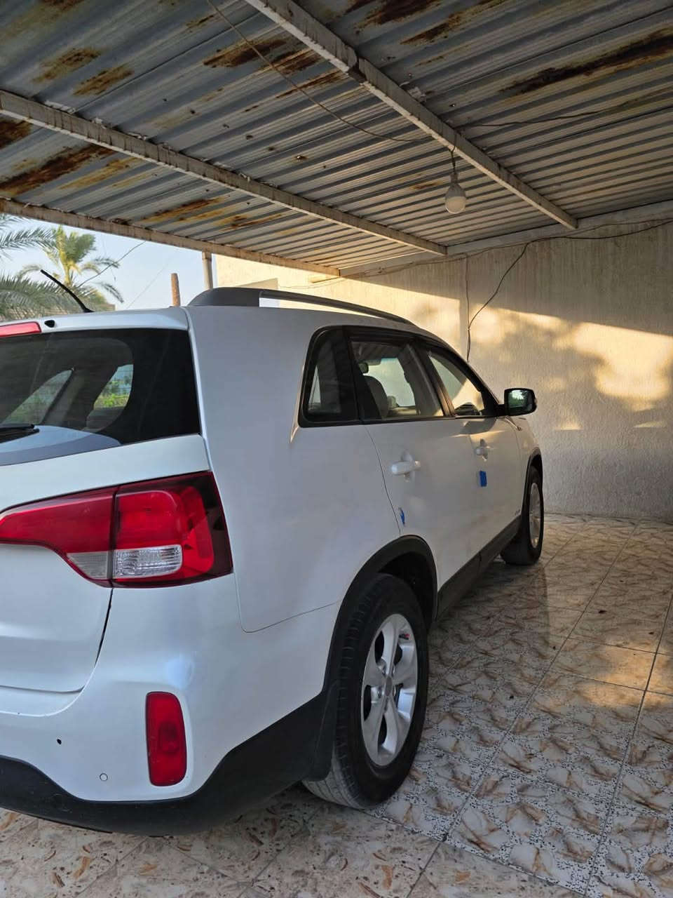 سورنتو ٢٠١٤ خليجي محرك ٢٤٠٠ دوش گير و محرك على وضع الشركة تبريد شغال السيارة على العموم وضعها تمام التمام السيارة بأسمي السعر 143 وبيها مجال بسيط 
مكان السيارة واسط الصويرة 
للاستفسار (*********** )

