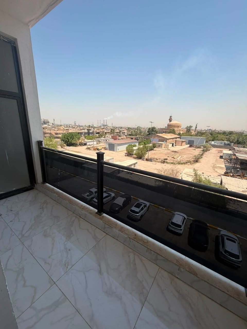 ✨ فرصة مميزة للسكن والاستثمار في موقع راقٍ ومميز جداً

📍 الموقع: بغداد – السيدية، شارع الضباط
🏢 مجمع درة السيدية
📐 المساحة: 142 م²

الشقة تتكون من:

* 🛋️ صالتين
* 🛏️ 3 غرف نوم
* 🚿 2 حمام
* 🍳 مطبخ
* 🧺 غرفة لوندري

⭐ مميزات المجمع:

* 🛗 مصاعد
* 🚗 بارك سيارات كبير
* 🛡️ سكيورتي وحماية
* 🔐 بوابات ذكية
* 📍 موقع مميز وسهل الوصول

🏠 الشقة جديدة وغير مسكونة، ومناسبة جداً للعوائل  و بموقع مميز.

💯 التواصل مباشر مع صاحب الشقة
🚫 بدون دلالية
🚫 بدون وسيط
✅ لا توجد أي عمولة أو أجور دلالة

📞 للاستفسار ومعرفة السعر والتفاصيل، ***********
***********
