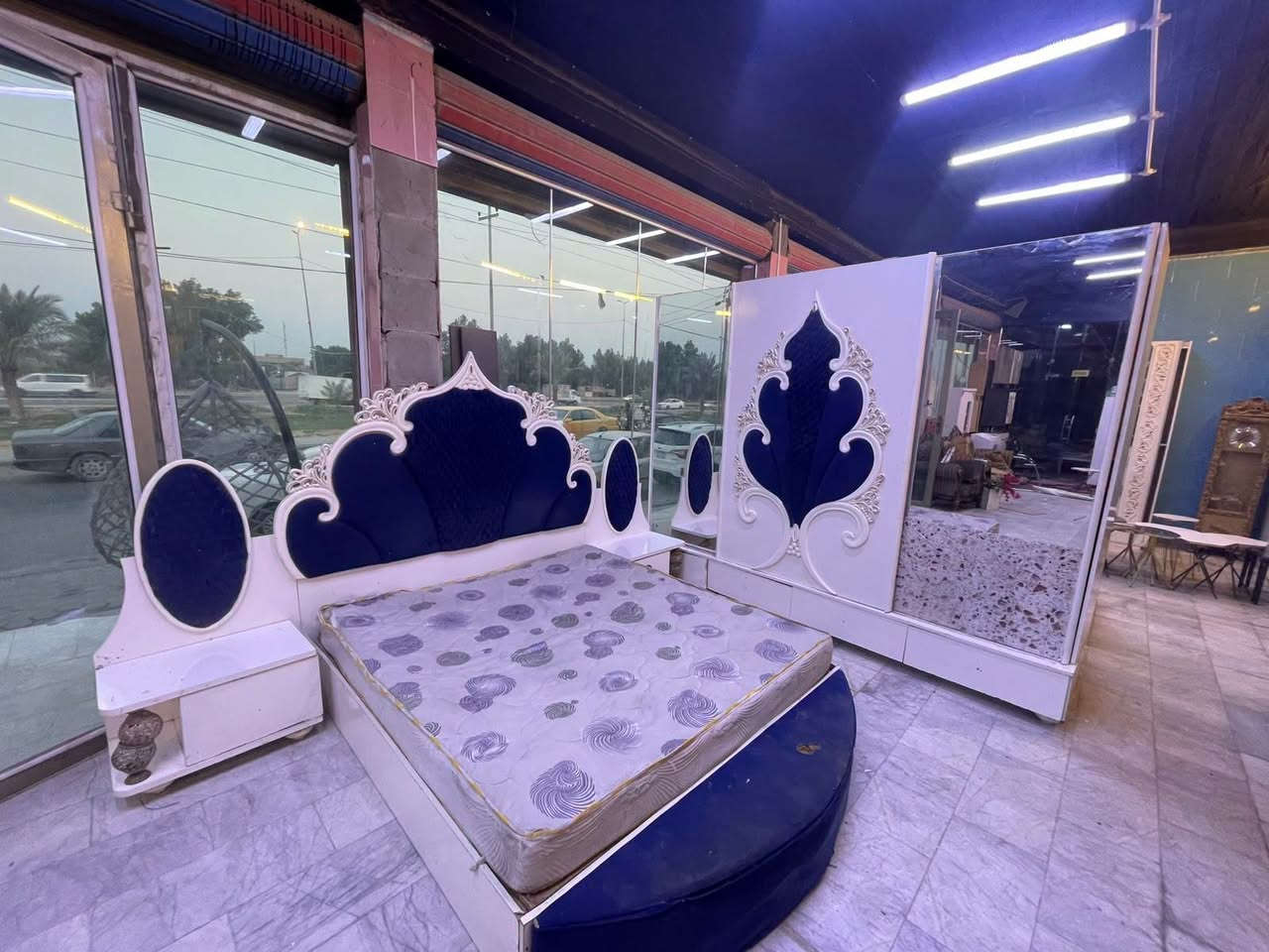 اللهم صل على محمد وآل محمد
