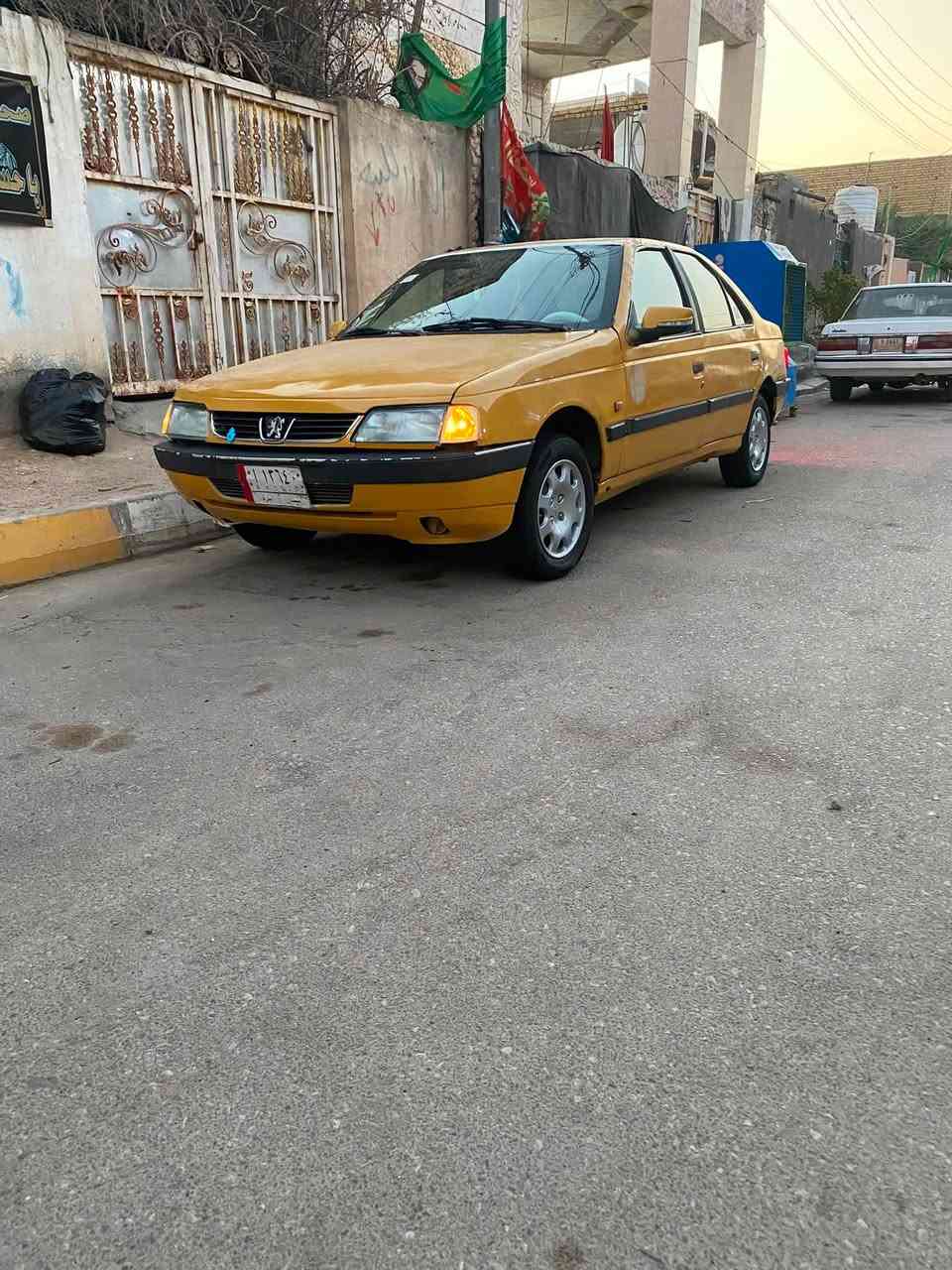 السلام عليكم يولد بيجو لبيع سياره جاهزه مكينه كير حداديه تبريد تخم تيرات جدد. السياره نقصه فقط بطاينه تعبانه رقم ميسان سنويه صاقطه بل ٢٠ غرامات ما عليه عليه بس هيه وره المشتري ما عليه بيه ما عرف جكد عليه هيه سعر خاص مكاني ناصريه مستعجل عل بيع. ***********
