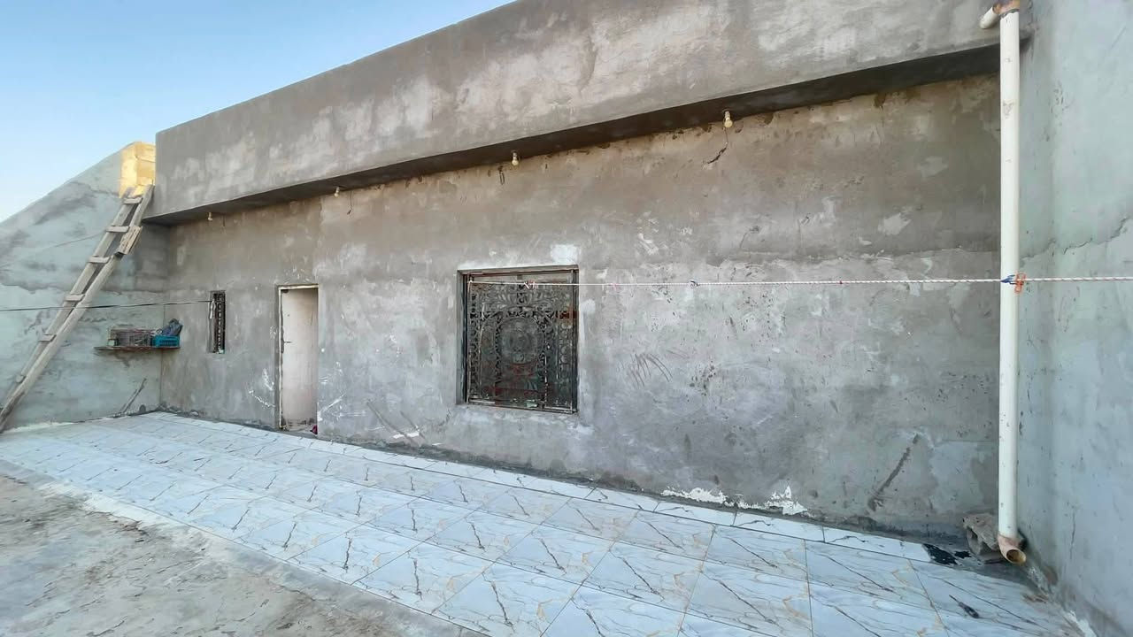السلام عليكم
بيت طابو صرف مساحته 240 متر مربع ركن في منطقه باقر الثاني شارع السوداني  ع شارع تبليط وفرع ترابي يتكون البيت من طابقين الطابق الارضي يتكون من غرفتين وصاله وستقبال ومطبخ وصحياته وطارمه كبيره اما الطابق الثاني يتكون من غرفتين وصاله وصحيات وسطح بناء البيت 2018 للستفسار ***********
