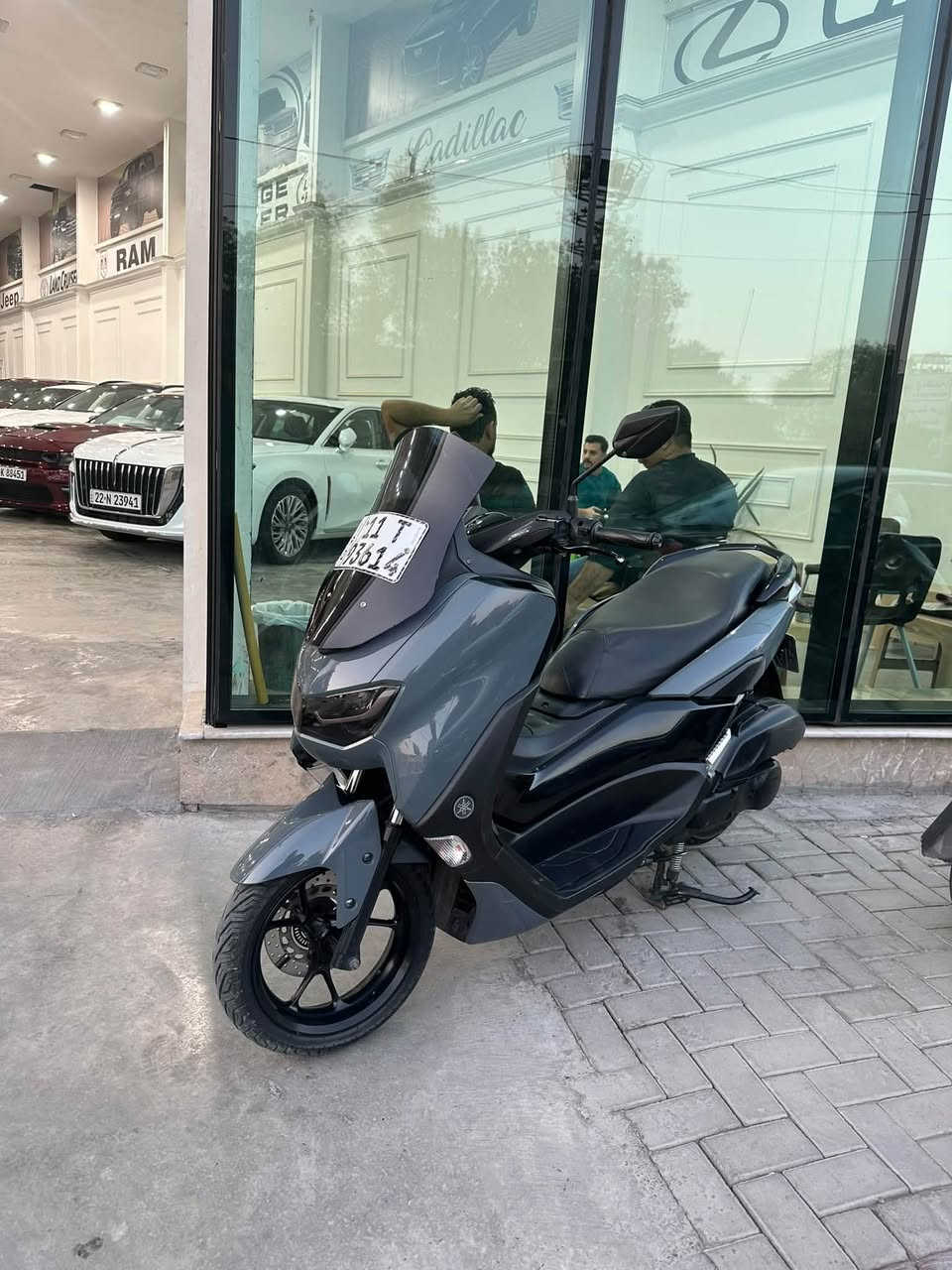 السلام عليكم 
دراجه NMAX
لون . سمنتي 
 مديل 23 
المسافه المقطوعه / k9365
دراجه جديديه بمعنه الكلمه ولكه 
ومضمومه جانت   دراجه بسمي تحويل ثاني يوم  
العنوان الكاضميه 
لاستفسار ***********
