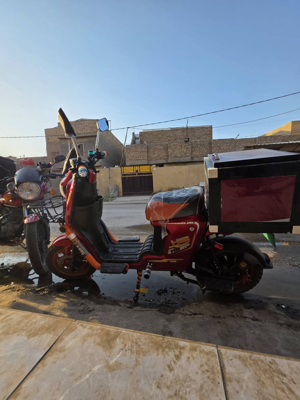 دراجة R9 ماكس مستعمله شهر اخت الجديدة مابيها شي سبب اللبيع الحاجة الى المال 
السعر جوه السوك للتواصل ***********
