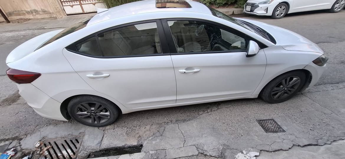 النترا 2018 وارد امريكي فول مواصفات ماشية ٦٢ الف ميل ضرر قبغ صندوق وصبغ ربع بوند كير ومحرك شرط بدون ايرباك بدون دواخل سعر١٢٢ وبيها مجال السيارة ليبل واحد.للتواصل ***********
