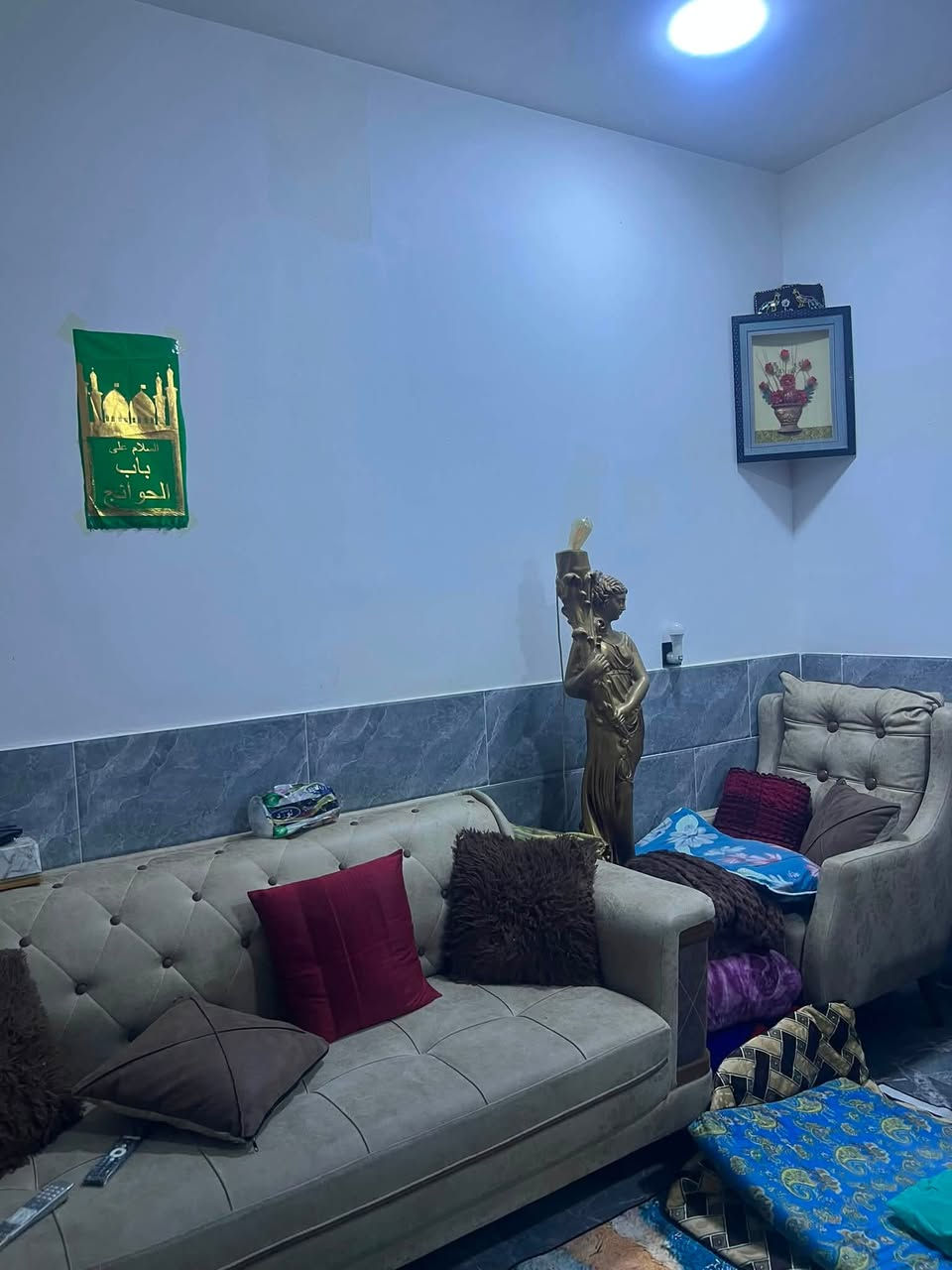 السلام عليكم للبيع فقط

مشتمل للبيع معه مئجري سعر ايجار ٣٥٠
صالح لسكن للستثمار ايضاً 
٥٠متر طابقين زراعي كفائات السيديه قرار محكمه بسمي شخصيآ التفاصيل موضحه في الفديو
السعر ٦٥ للعلم بناء طابوق كله سنه ٢٠٢٦ شغل درجه أولى بعينك شوف 
***********
***********
