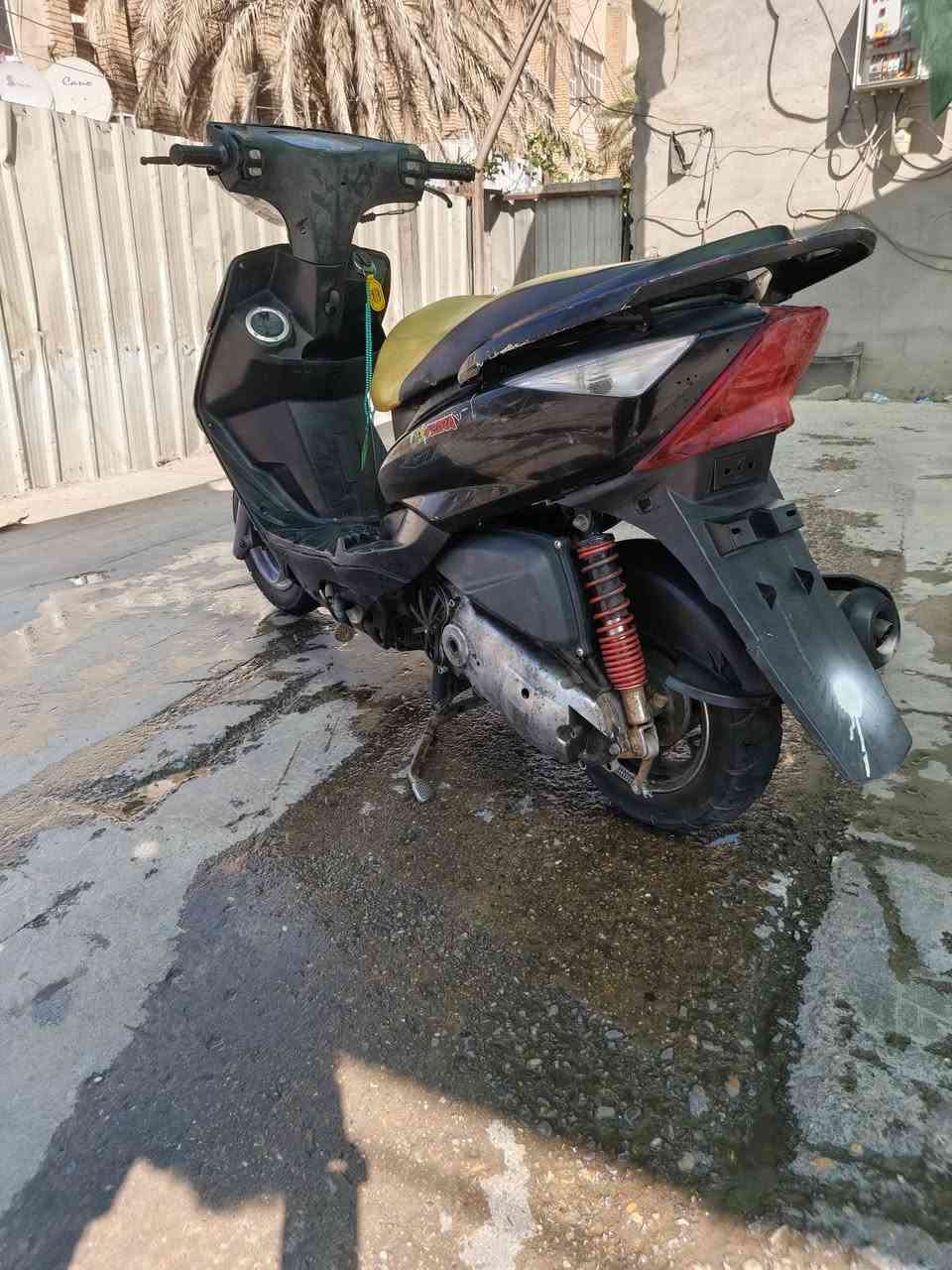 سلام عليكم دراجه ماكس ثعلب 140 درااجه نكره سلف بكل وقت محرك لانضوح لاتبخير لاتنقيص كهرباءيات شغاله بريكات خلفي وامامي كفرات بلاديه مختمه دبلات شغاله تايرات جدد دراجه خير من الله مال جناي جيب فيتر وياك فحص واخذ مكفوله من اسرقه تاخذها من البيت وسويلك مكاتبه مكاني بغداد البلديات رايدها ب٣٥٠ وبيها مجال  بصيط لتواصل واتساب او اتصال ***********
