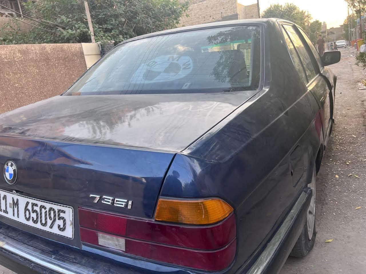 البيع بي ام 735  رقم بغداد جديد هزه جديده السياره كامله نقص بس راتيتر تبريد سعره 36بيه مجال ***********
