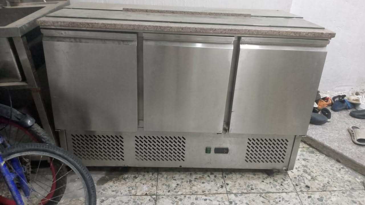 السلام عليكم شباب لبيع جديد شغال نظافة ٩٠ مكان بغداد استفسار خاص اتصال ***********
