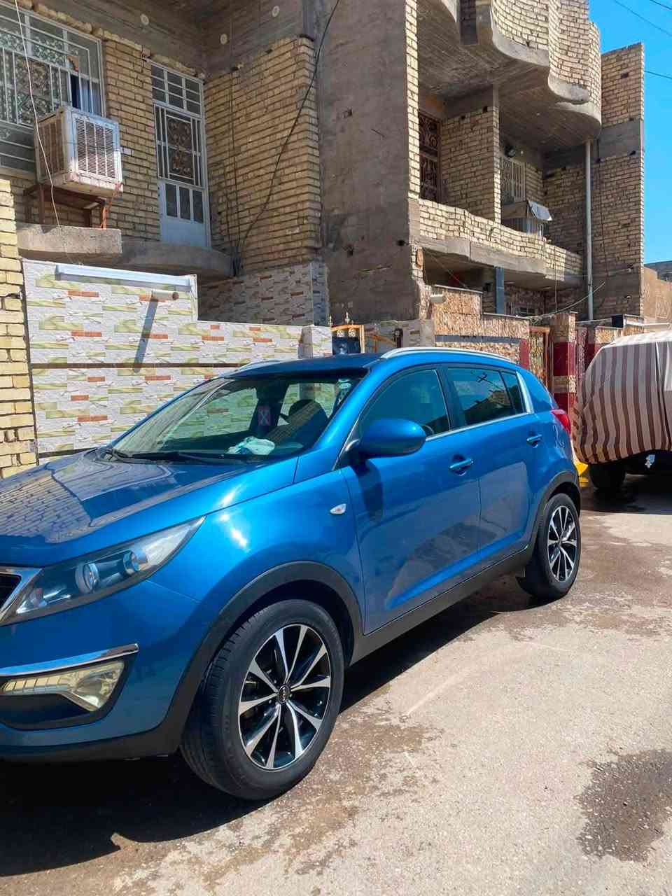 السلام عليكم مكلف بالنشر
🚗 كيا سبورتج 2015 خليجي للبيع 🚗
المواصفات:
 النوع: كيا سبورتج (Kia Sportage)
 الموديل: 2015
 المواصفات: خليجية
 اللون: أزرق ميتاليك مميز
 الرقم: أربيل
 الداخلية: دواخل جلد بلونين (أزرق وأسود)، الغرفة حيل نظيفة وبحالة ممتازة
 الخارجية: ويل كب كروم رياضي، سكك سقف (Roof Rails)
الحالة العامة:
 محرك وكير وشاصي بشرط ونظيفة جاهزة
 للأمانة السيارة بيها بعض الشخوط واحتكاكات بسيطة بالكشر الخارجي اما السيارة بدون ضربة وموضحة كلها بالصور حتى تكون بالصورة
💵 السعر: 145 ورقة 
📞 للتواصل والاستفسار:
***********
