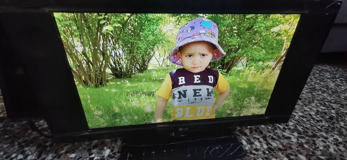 سلام عليكم اخواني عندي شاشه نوع LG كوري الأصلي حجم 22 بي منفذ HD وبي منفذ AV نضيف جدا السعر 55 الف العنوان البياع حي الرساله الأولى قرب مدينة العاب الكرخ تلفون ***********

