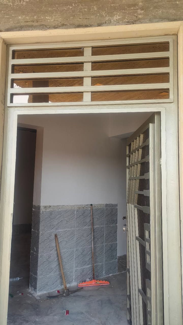 جانب من أعمالنا اليومية في تركيب زجاج البيوت 
جنوب الموصل ناحية الشورة ( نشتغل بأي مكان داخل الموصل ) للتواصل ***********
