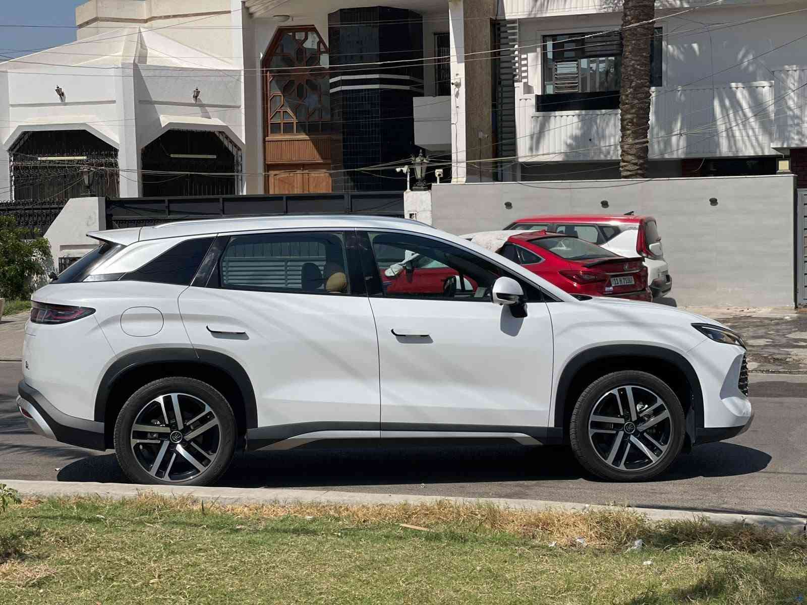 للبيع فقط

*سلام عليكم

*سونك ايل مديل 2025🚗 

*موصفات السياره

*  كرسي واحد كهرباء⚡ 

*5كامرات محيطيه🎥 

*لون الداخل جملي

*لسياره فتحه

*لسياره مكفوله كفاله عامه من الشخط او صبغ 
 
*سعر لسياره ٣٣ مليون

*عنوان بغداد البياع معرض حجي خالد

*للاستفسار :***********
