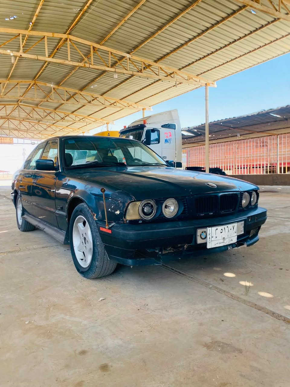 يالله .السلام عليكم 
للبيع .BMW موديل 93.حجم 535مكينه جديده 
رقم بغداد سنويه ل28..شرط التحويل .سيارة مال تعمير  
 السعر..  35$. وبييها مجال حك جيه وحياكم الله  
العنوان سامراء خط السريع .
للاتصال ***********
