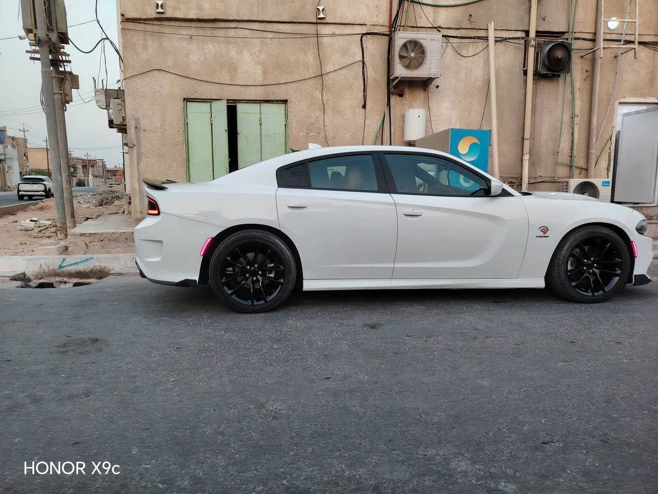 السلام عليكم شباب...
جارجر  Rt2019 سوبر تراك باك  .. سيارة ستوك.. بلاديه من طول للطول  حتى كزوز
دبات سود بلاد..

موصفات فول عدا فتحه...
محرك 5700 ستوك بلادي بدون فتح

رادار جانبي. نقطه عميه...

حساس خلفي
كشنات حضن جلد 
كشنات تدفئه وتبريد. فول كهرباء ايسر وايمن 
ترحيب بل مرايه 
دكمه سبورت وشفتات 
تشغيل عن بعد 

شاشه جبيره ابل كار بلي  و اندرويد اوتو 

كت Srt. بلادي. 

الاضافات.  
لايت شكل جديد  2023   لد اشارة غلى طول  لايت 
ويل سكات باك  مع تخم تاير.. 

دركه مضلعه بدون Rpn

الحادث. خفيف ومعقول.. بنيد صبغ. واركان جاملغات. الاماميه. وتعديل بسيط. بل مقدمه.. 

صورة كدامك 

رقم بصرة شبه مميز.. والسنويه مجدده  2031.. حجم محرك مذكور بل سنويه  5700

السعر...... 198........ 
بيع او مراوس ب سياره اقل... امريكي فقط

جارجر اوباما.. جالنجر.. دورنكو.. جيب.. ومحتاج فرق... 

للتواصل.. 
*********** 
*********** 

عنوان البصرة _الزبير...
