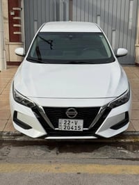 نيسان سنترا 2023 فئه sv حادث كلوش بسيط  محرك 2000 /4 سلندر  بصمه تشغيل...