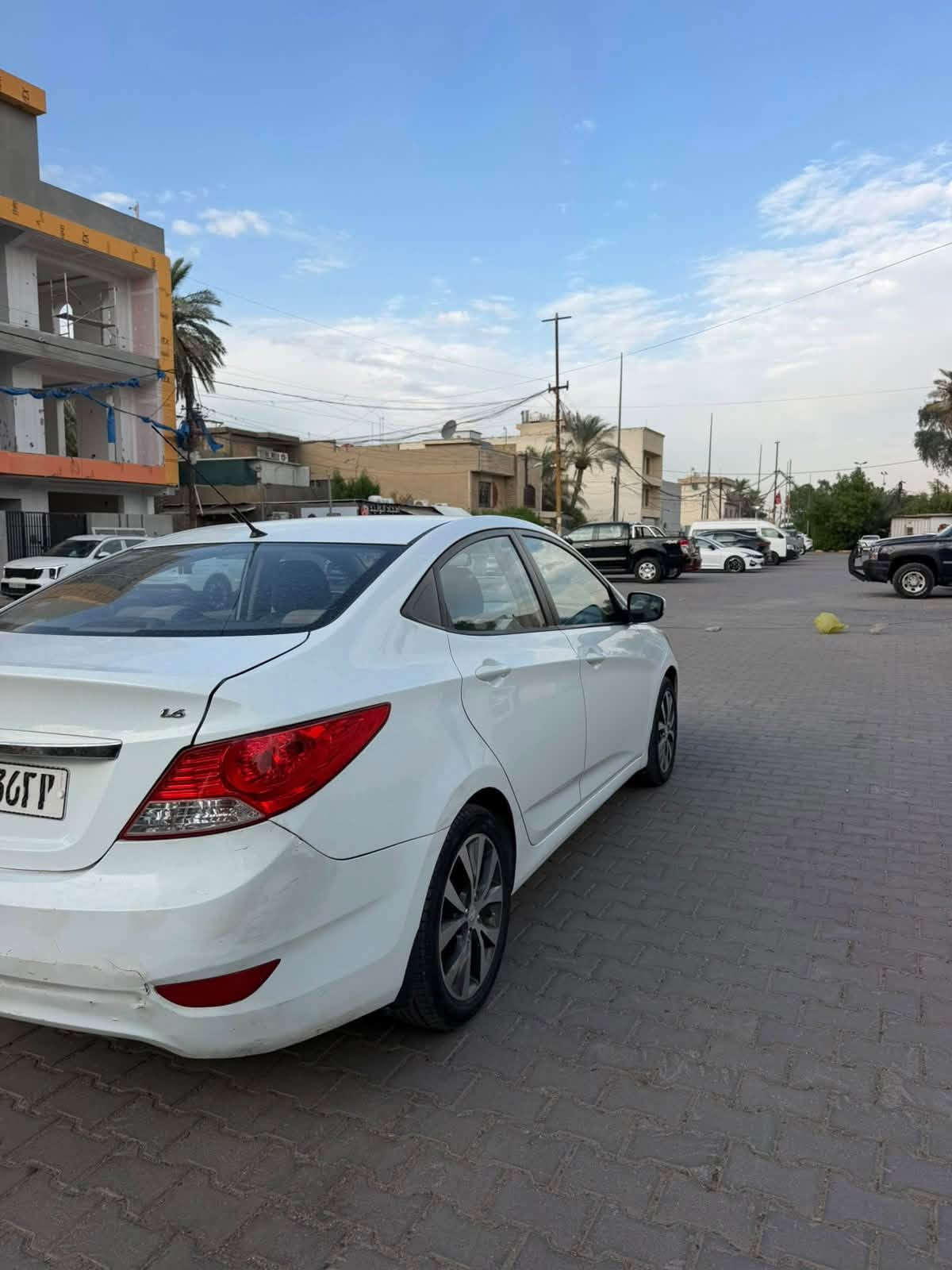 السلام عليكم مراوس او بيع اكسنت 2015 خليجي فول مواصفات السيارة رقم بغداد سنوية بسمي صبغ ربع بنيد و دوسة محرك كير تبريد كفالة السيارة بدون نقص السعر 93 ومجالها حك الجية للتواصل *********** مكاني بغداد منطقة الشالجية
