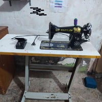 مكينه خياطه اصليه مع الميز سعرهاا 75🔒مكاني بغداد ابو غريب رقمي//075052...