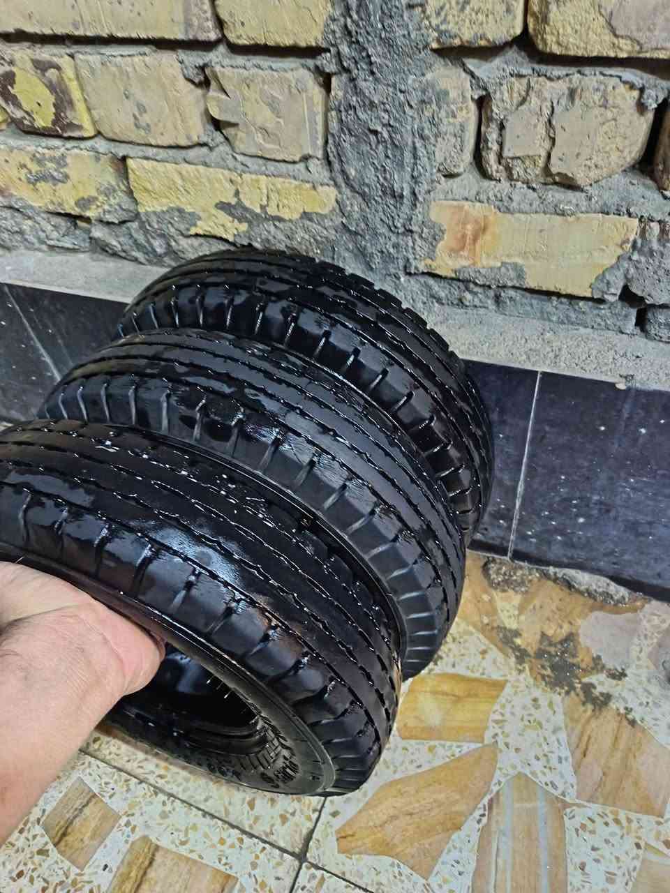 سلام عليكم شباب تايرات جبلي جوبلس بيهن بس واحد بي فتيله رايده ٣٥ مكاني عماره ابو رمانه***********
