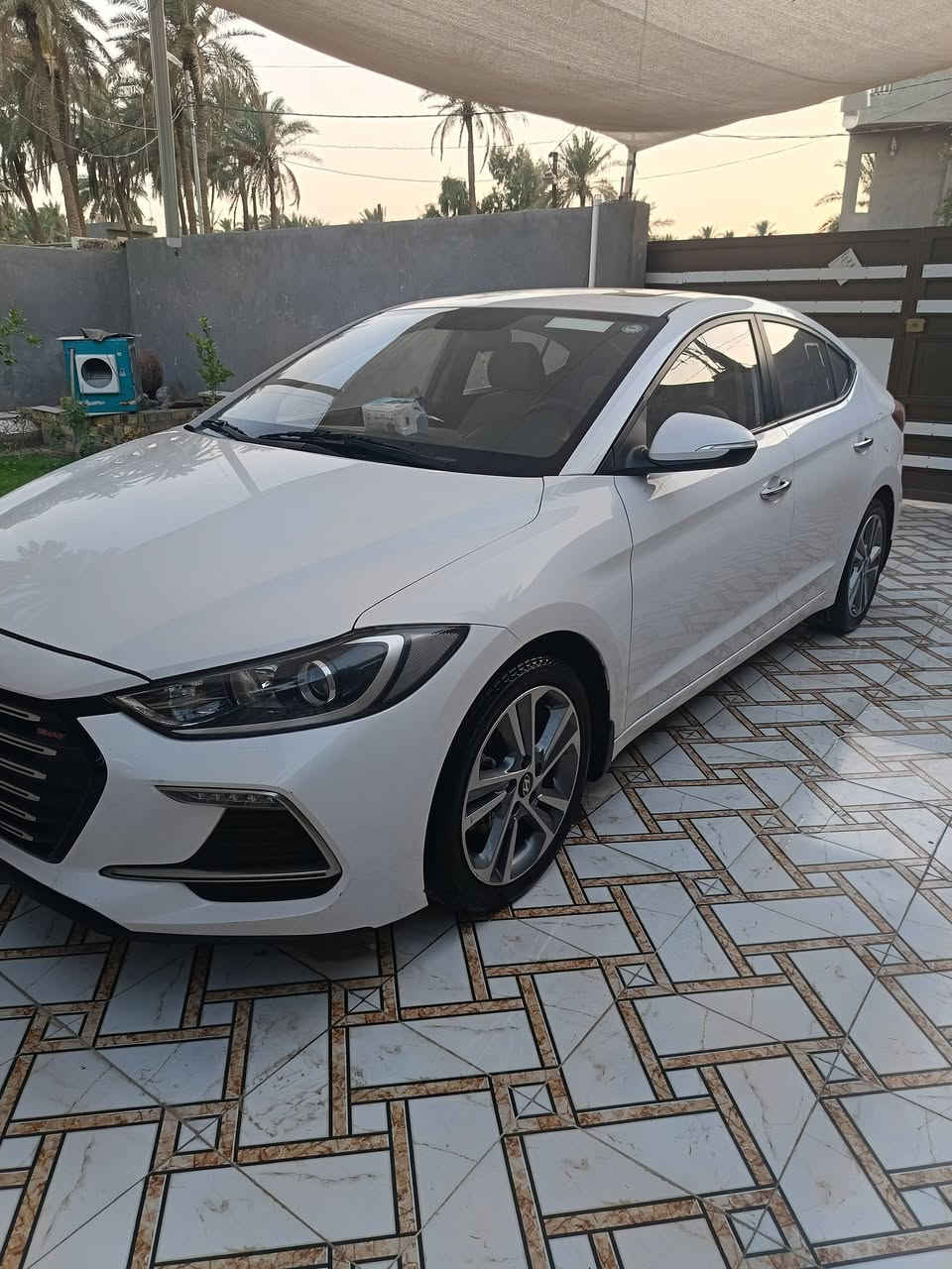 سلام عليكم
للبيع للبيع 
عندي النترا خليجيه سوبر 
موديل 18 
رقم اربيل 
مكفوله كفاله عامه 
فول مواصفات ماعدا البصمه
تخم تاير ويل 17 كروم 5 ويل كب 
محرك 2000 على وضع الشركه 
كير ومحرك وحداديه في حاله ممتازه
العداد حاليآ 83 ألف وقابل للزياده 
مكان السياره بابل المركز 
للستفسار رقم الهاتف 
***********
